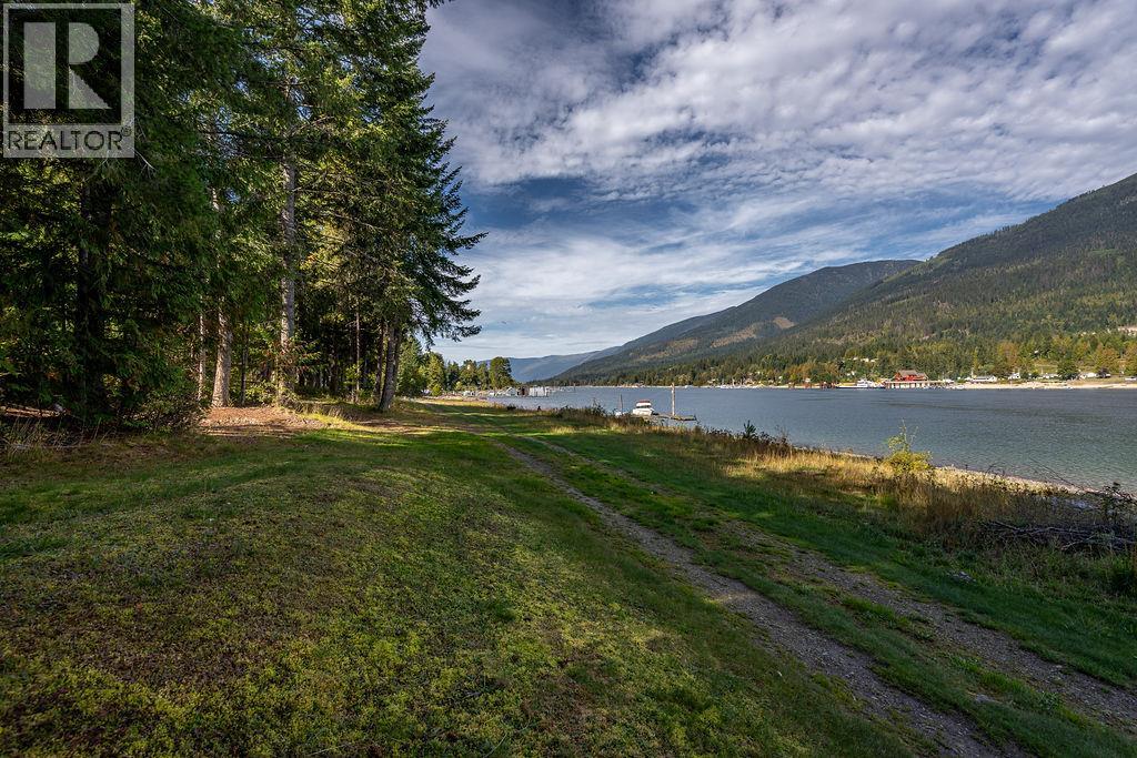 8275 East Procter Road, Procter, British Columbia  V0G 1C0 - Photo 7 - 10365994