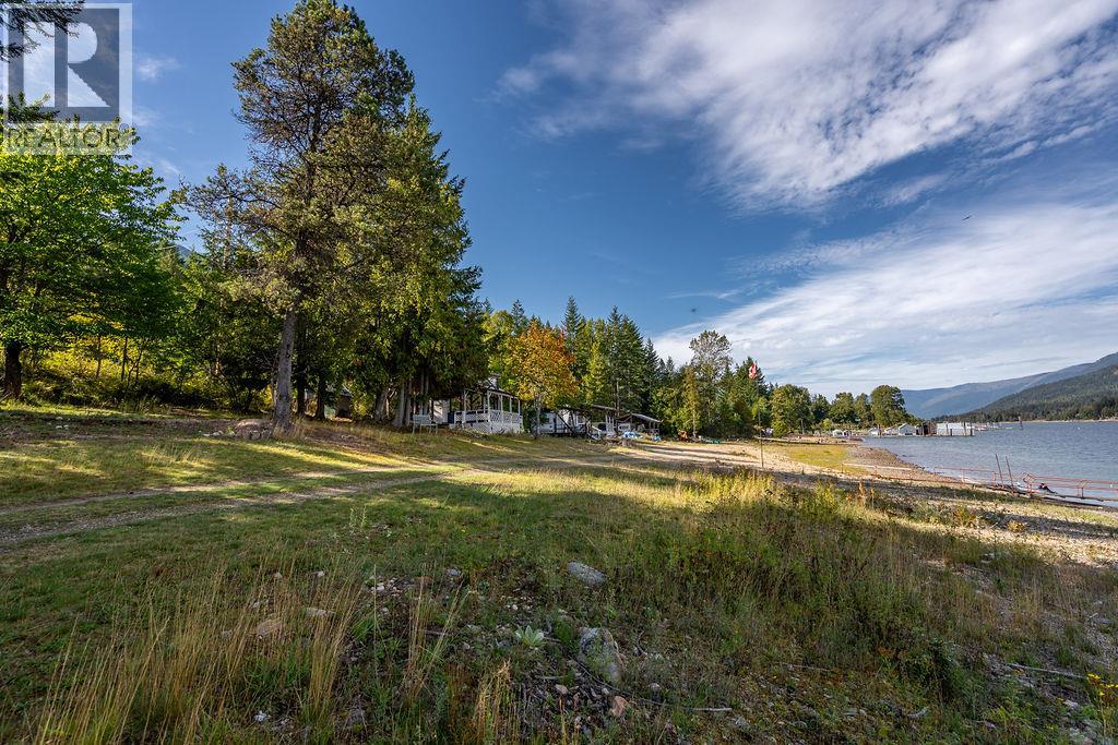 8275 East Procter Road, Procter, British Columbia  V0G 1C0 - Photo 9 - 10365994