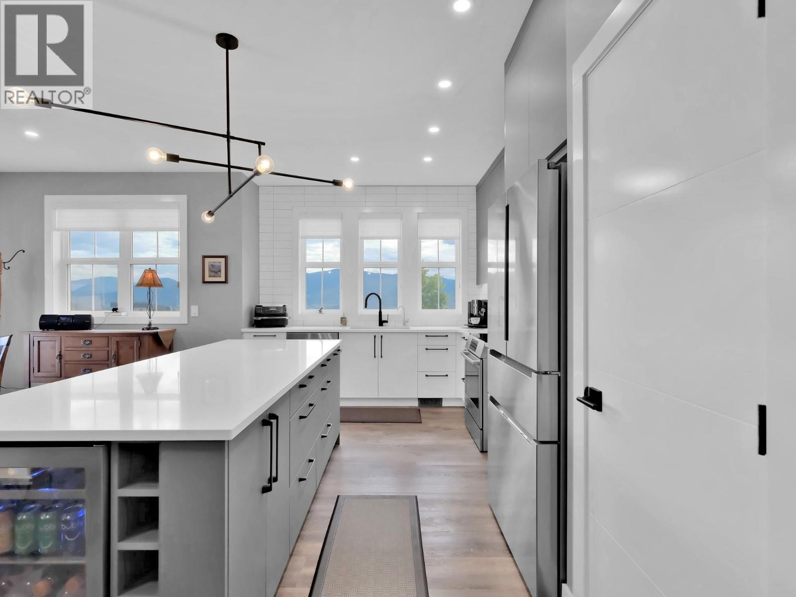 1940 Harris Drive, Penticton, British Columbia  V2A 0C8 - Photo 5 - 10371093