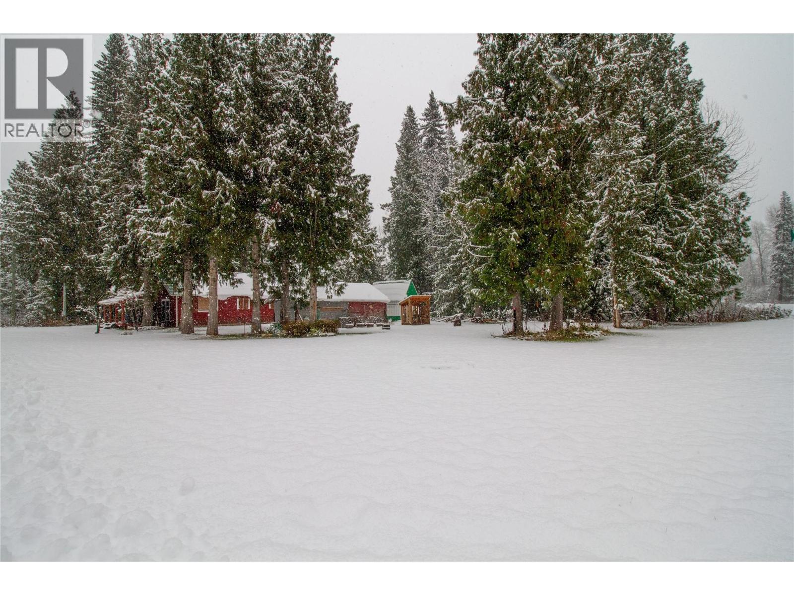 475 Westside Road, Trout Lake, British Columbia  V0G 1R2 - Photo 11 - 10371035
