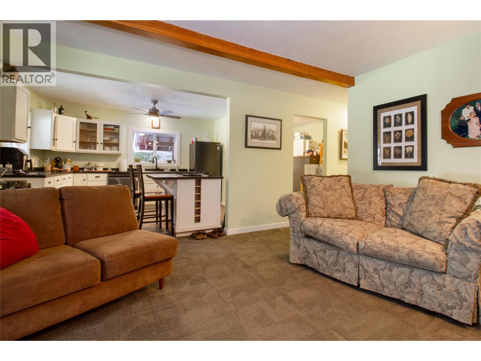 475 Westside Road, Trout Lake, British Columbia  V0G 1R2 - Photo 5 - 10371035