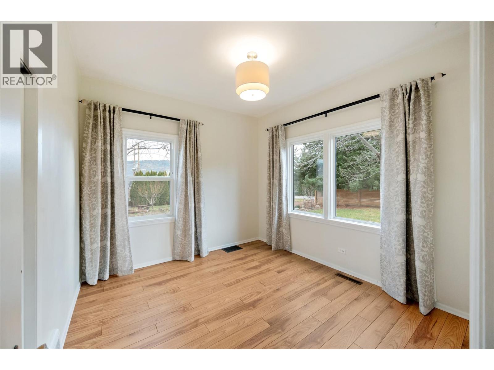 824 Road 2, Oliver, British Columbia  V0H 1T1 - Photo 11 - 10371106