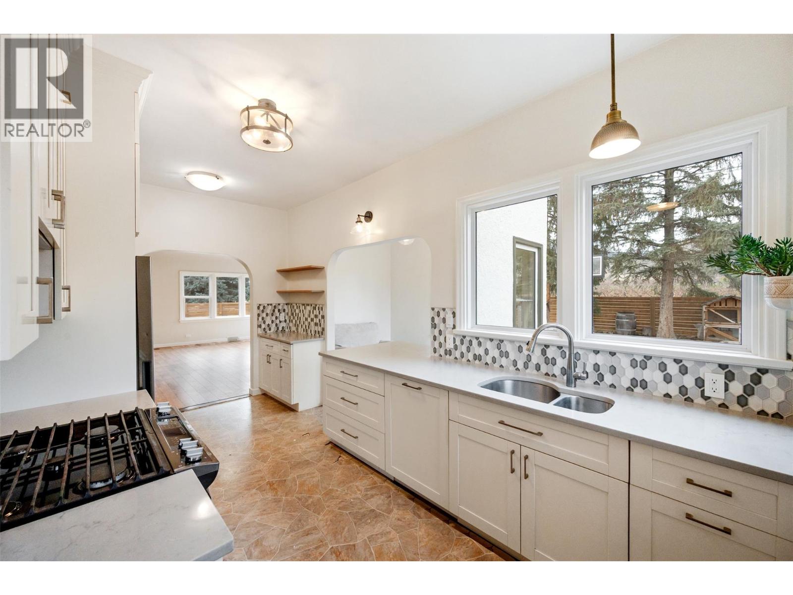 824 Road 2, Oliver, British Columbia  V0H 1T1 - Photo 5 - 10371106