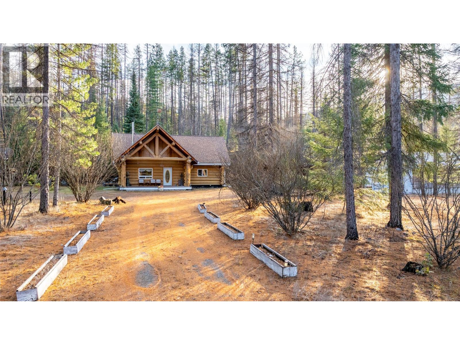 7349 Majestic Road, Kingsgate, British Columbia  V0B 1V1 - Photo 1 - 10371033