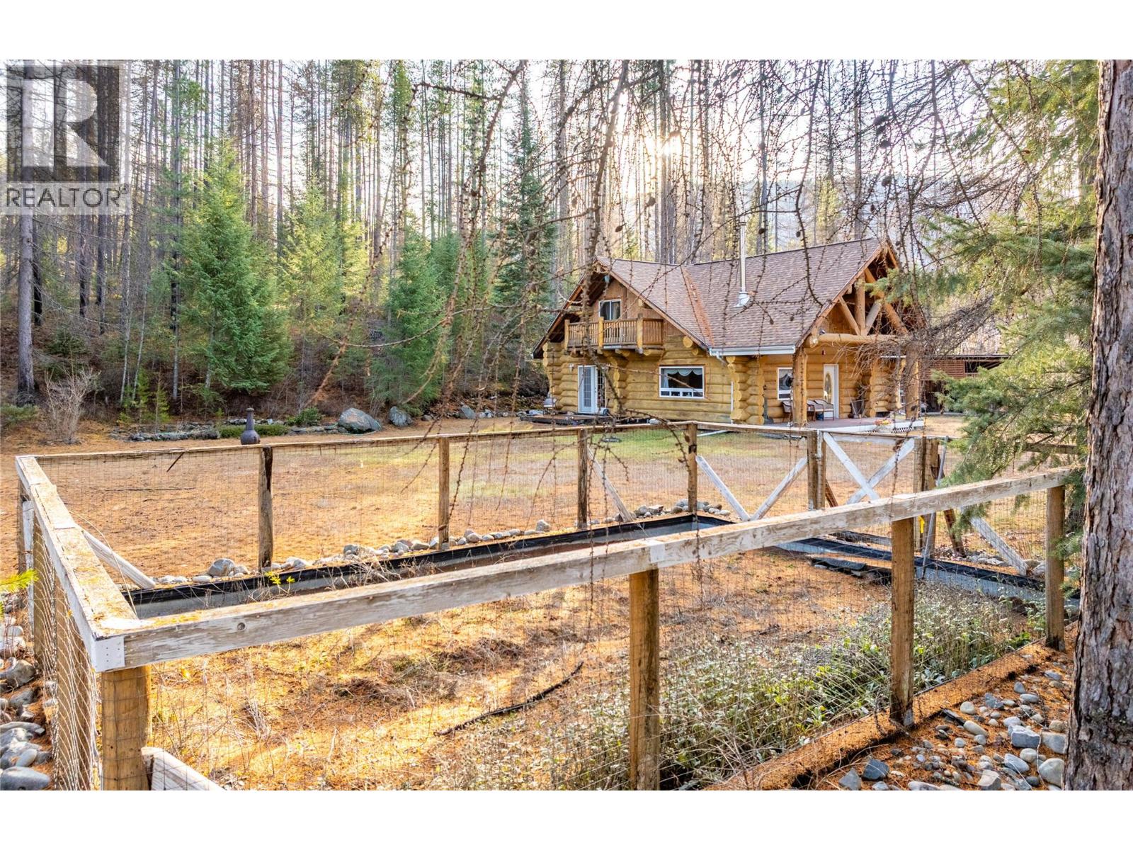 7349 Majestic Road, Kingsgate, British Columbia  V0B 1V1 - Photo 3 - 10371033