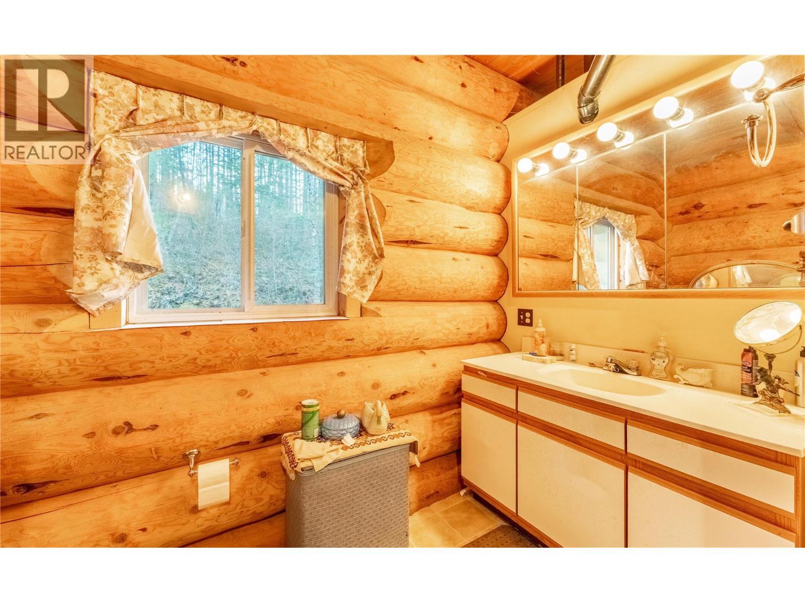 7349 Majestic Road, Kingsgate, British Columbia  V0B 1V1 - Photo 32 - 10371033