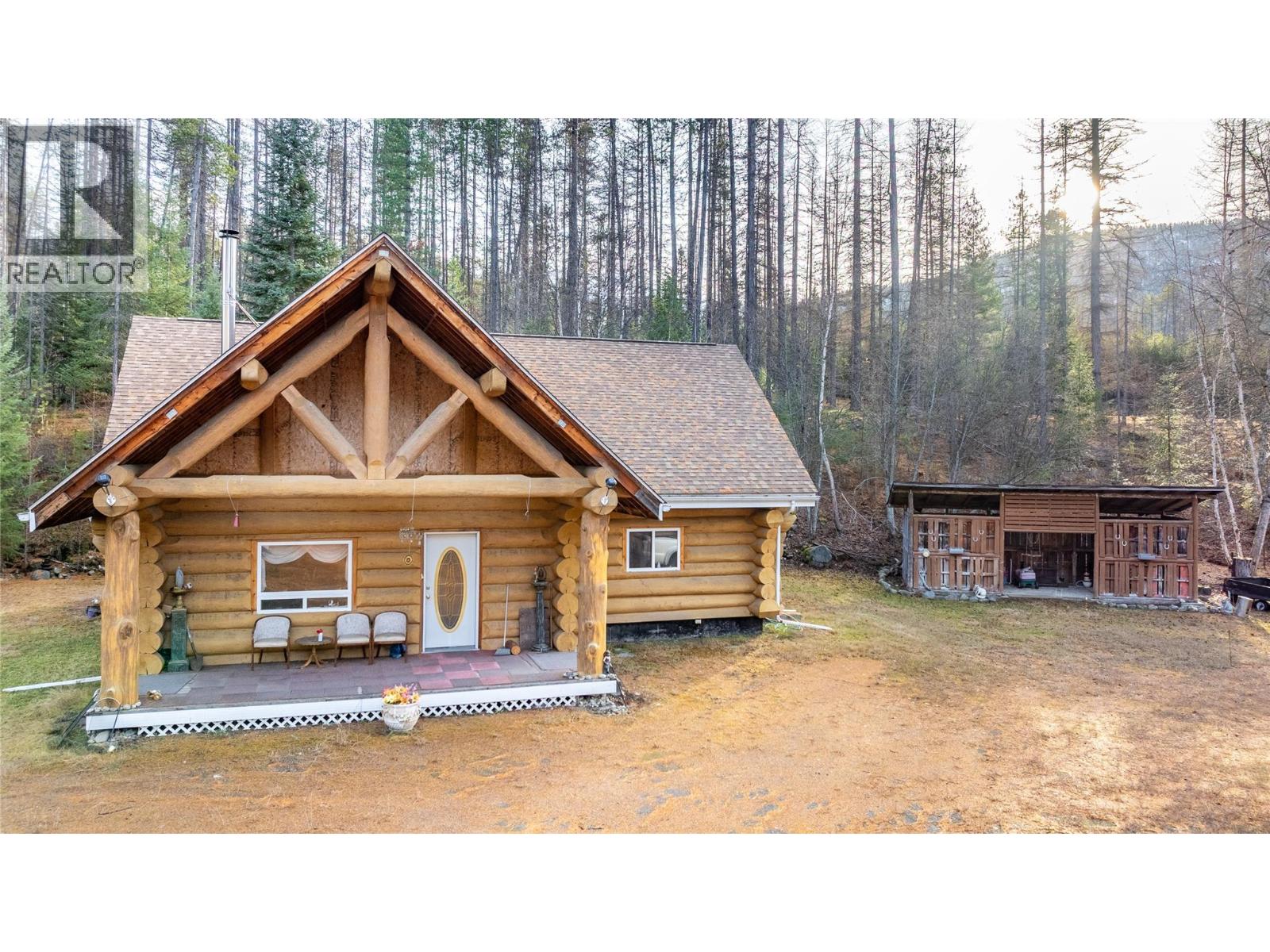 7349 Majestic Road, Kingsgate, British Columbia  V0B 1V1 - Photo 9 - 10371033