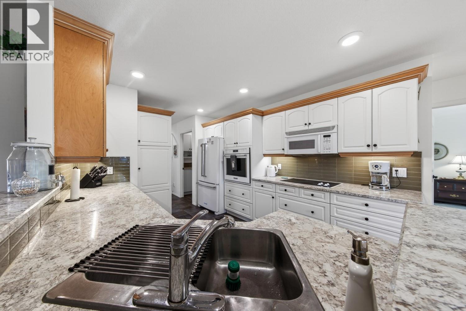 5152 Riverview Crescent, Fairmont Hot Springs, British Columbia  V0B 1L1 - Photo 4 - 10371073