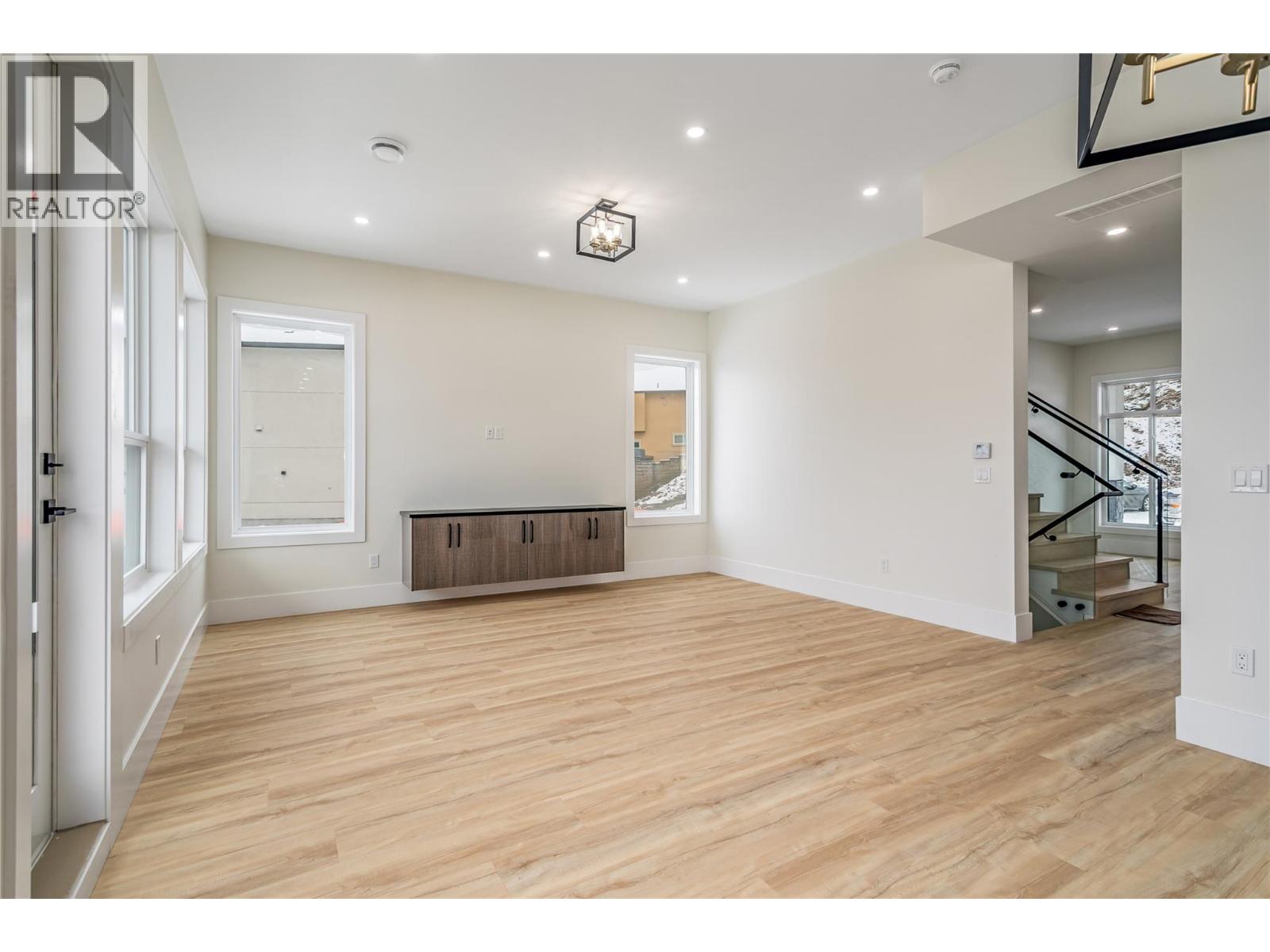 1136 Hume Avenue, Kelowna, British Columbia  V1P 1S3 - Photo 12 - 10371010