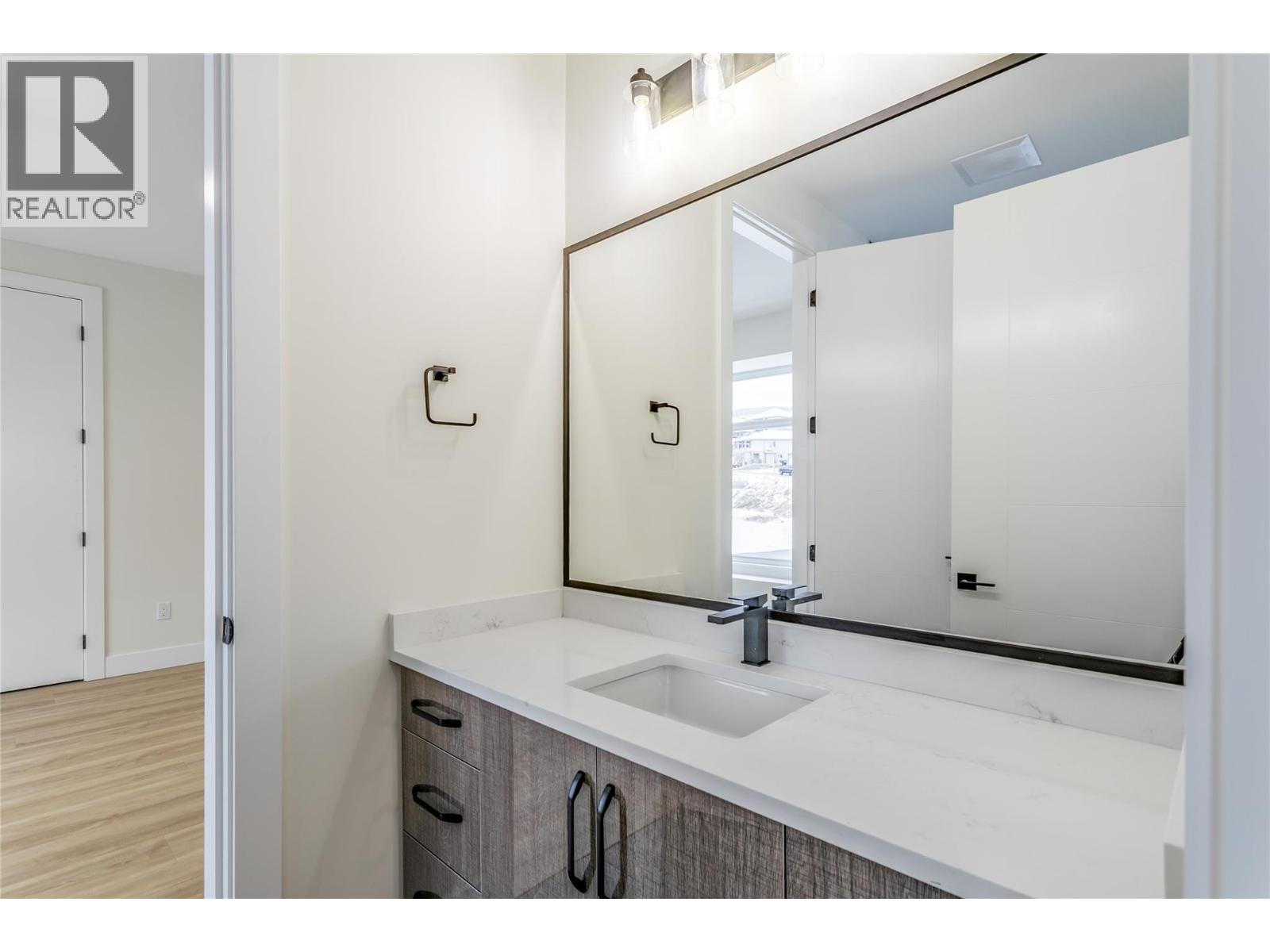1136 Hume Avenue, Kelowna, British Columbia  V1P 1S3 - Photo 26 - 10371010