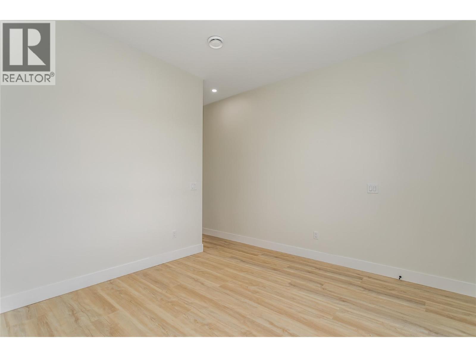 1136 Hume Avenue, Kelowna, British Columbia  V1P 1S3 - Photo 41 - 10371010