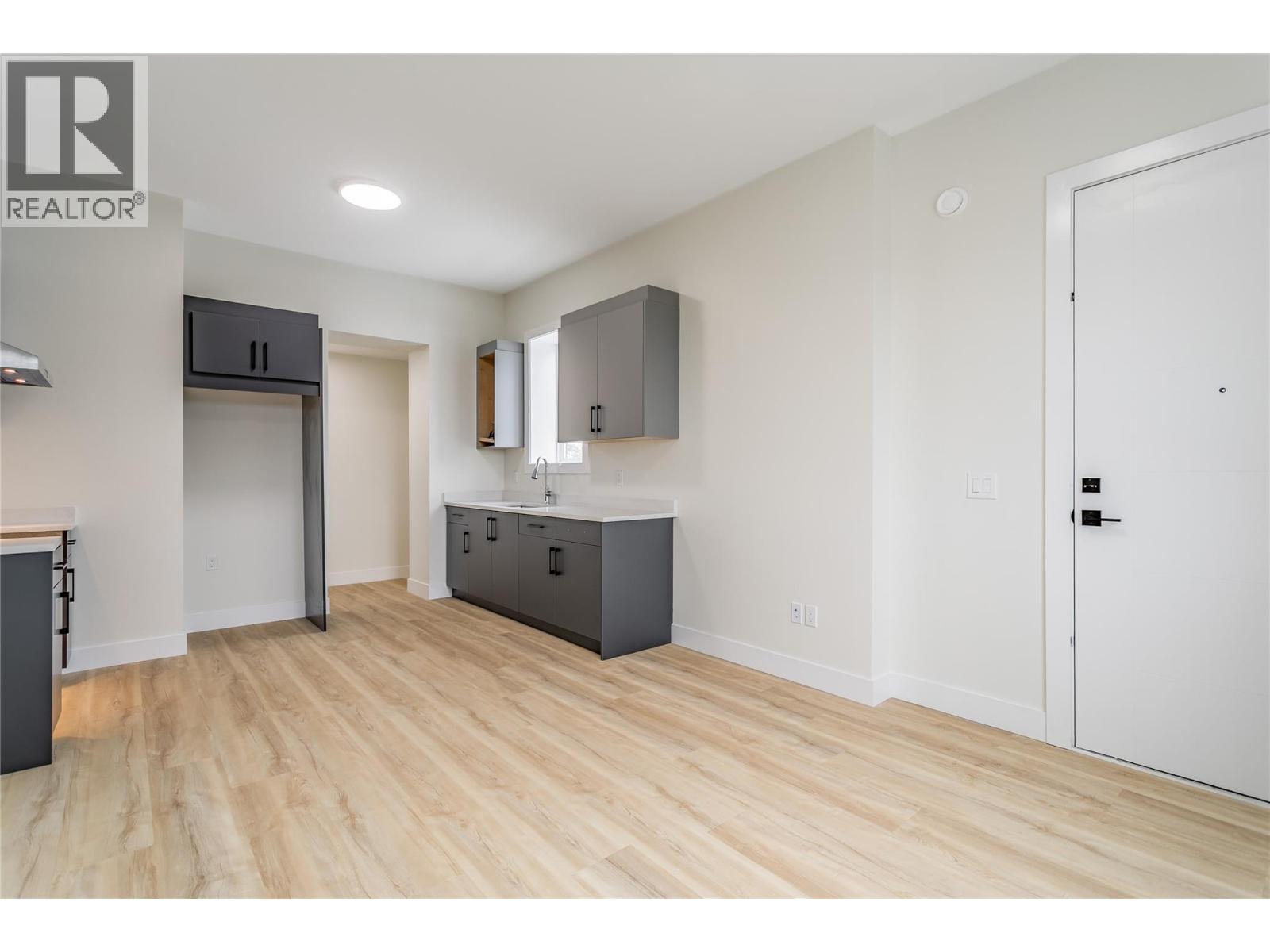 1136 Hume Avenue, Kelowna, British Columbia  V1P 1S3 - Photo 43 - 10371010