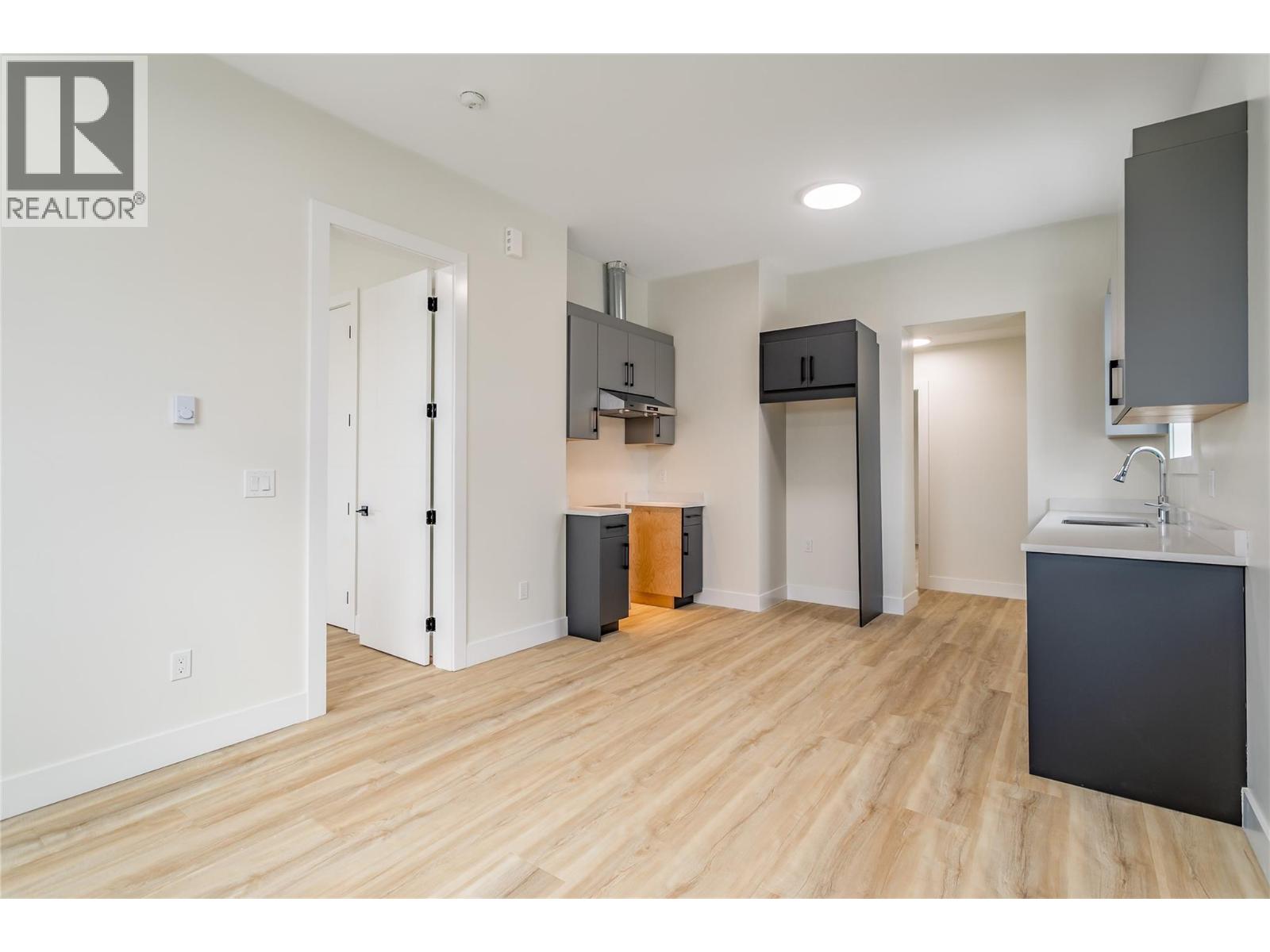 1136 Hume Avenue, Kelowna, British Columbia  V1P 1S3 - Photo 44 - 10371010