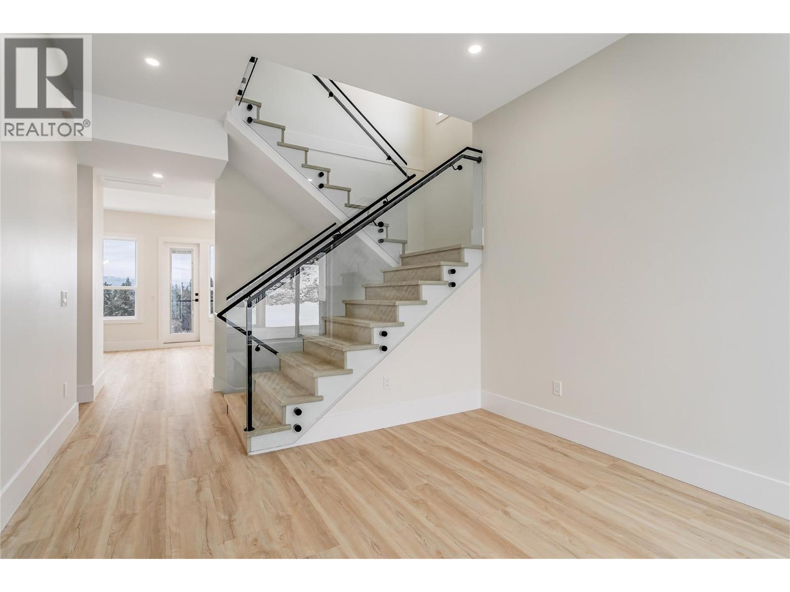1136 Hume Avenue, Kelowna, British Columbia  V1P 1S3 - Photo 66 - 10371010