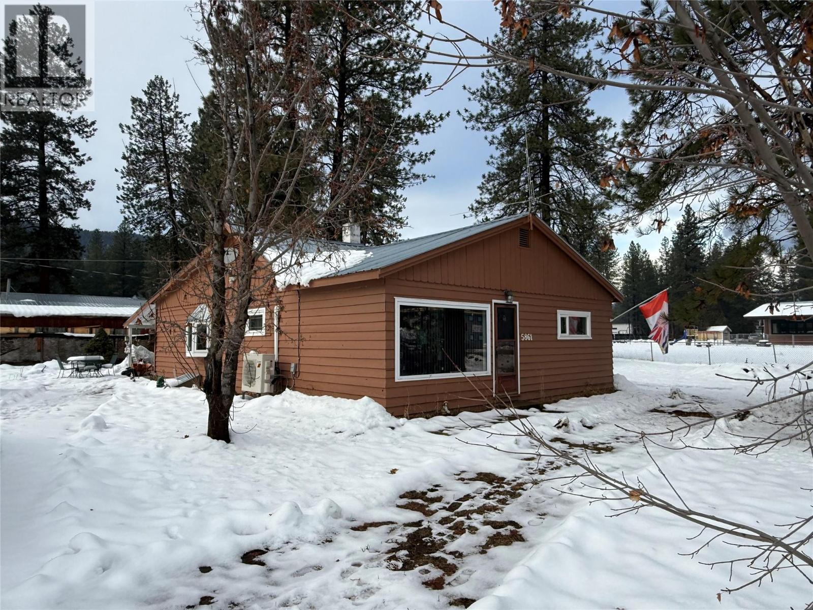 5861 33 Highway, Beaverdell, British Columbia  V0H 1A0 - Photo 7 - 10371100