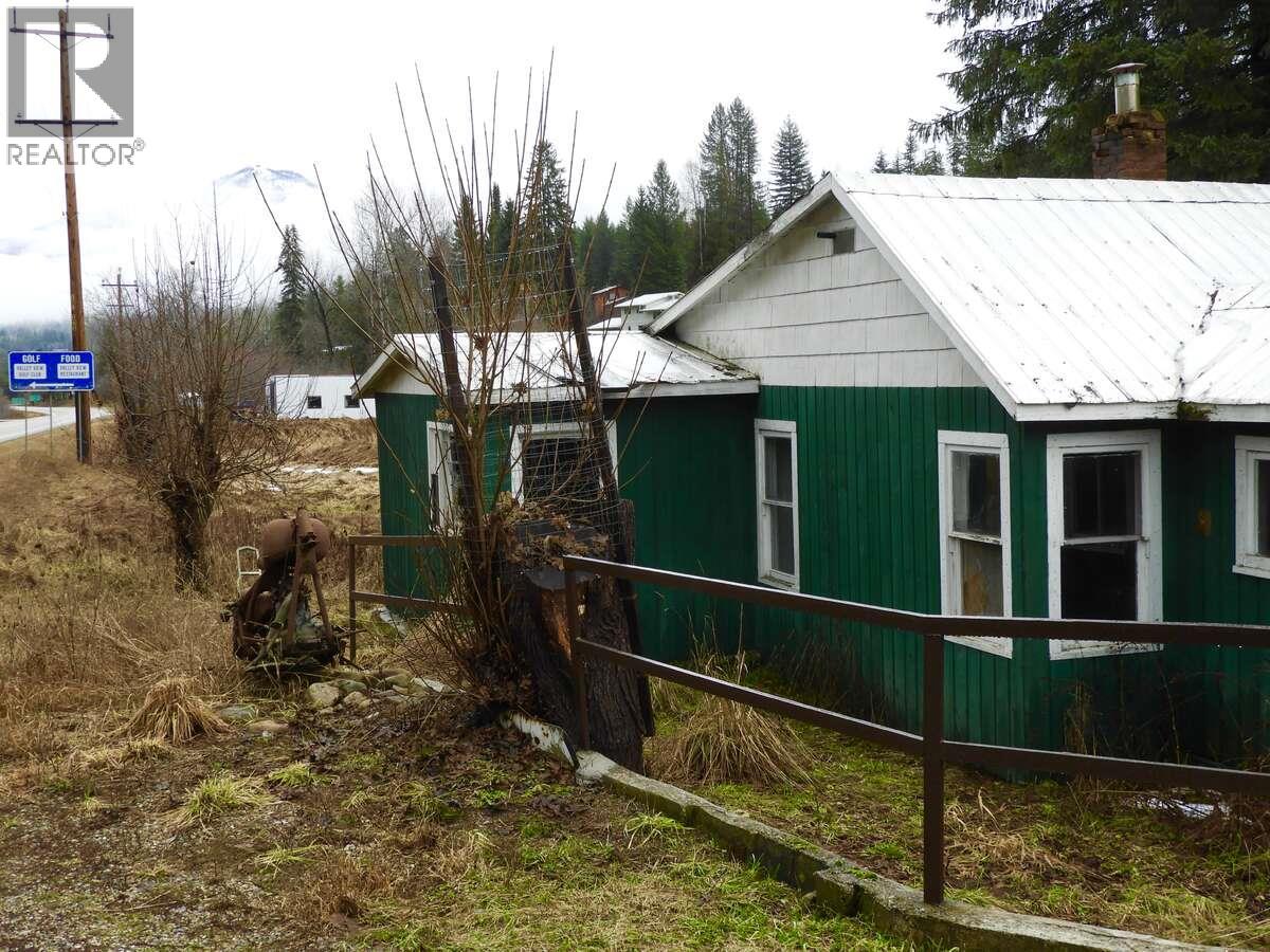 6904 Highway 6, Appledale, British Columbia  V0G 2J0 - Photo 14 - 10371217