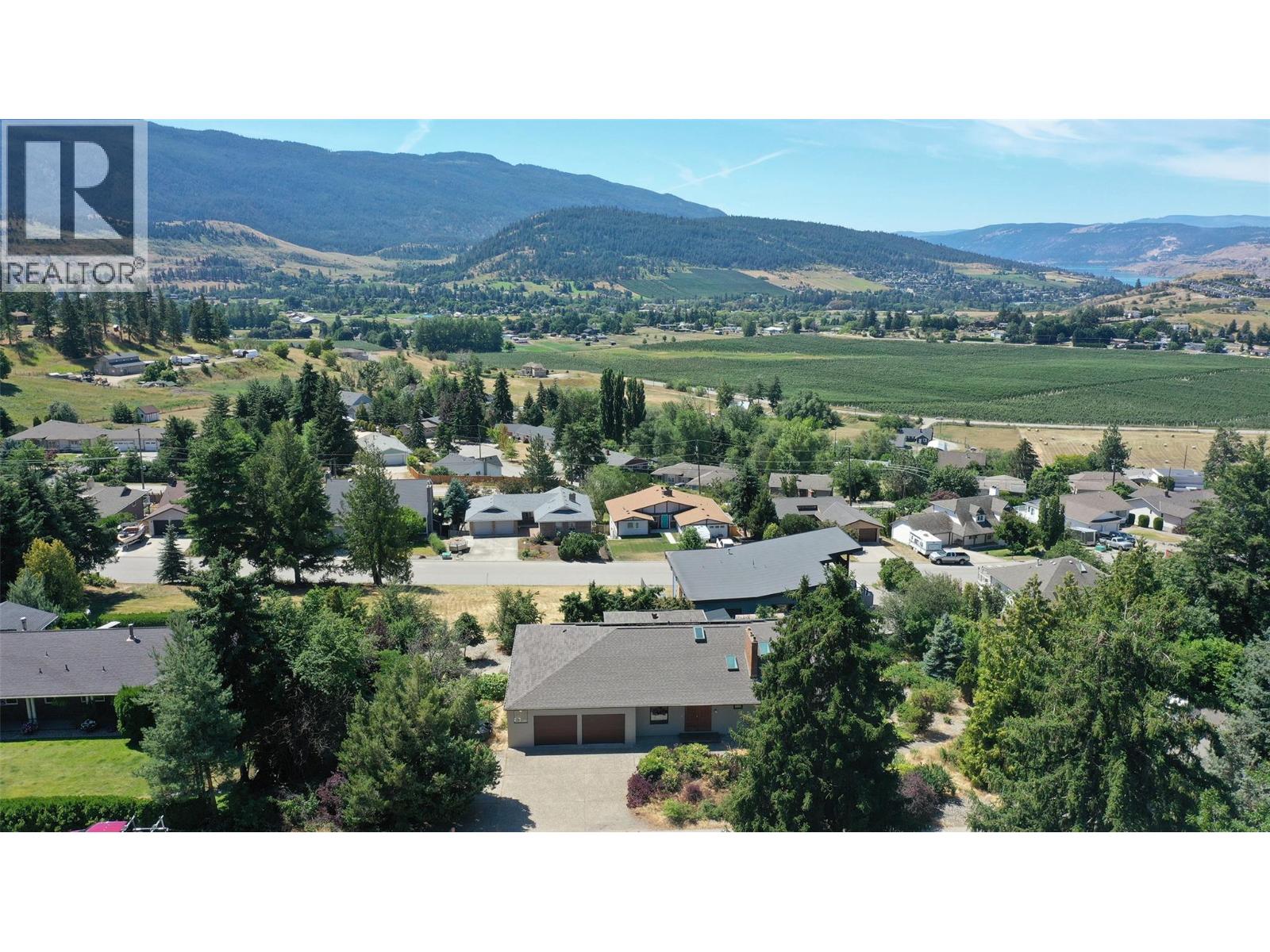 460 Crestview Drive, Coldstream, British Columbia  V1B 2X6 - Photo 4 - 10371136