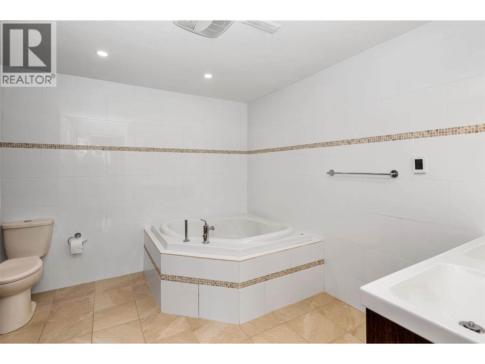 460 Crestview Drive, Coldstream, British Columbia  V1B 2X6 - Photo 53 - 10371136