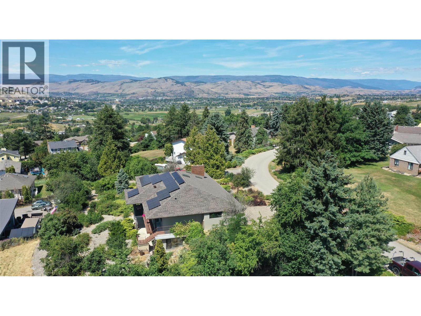 460 Crestview Drive, Coldstream, British Columbia  V1B 2X6 - Photo 8 - 10371136