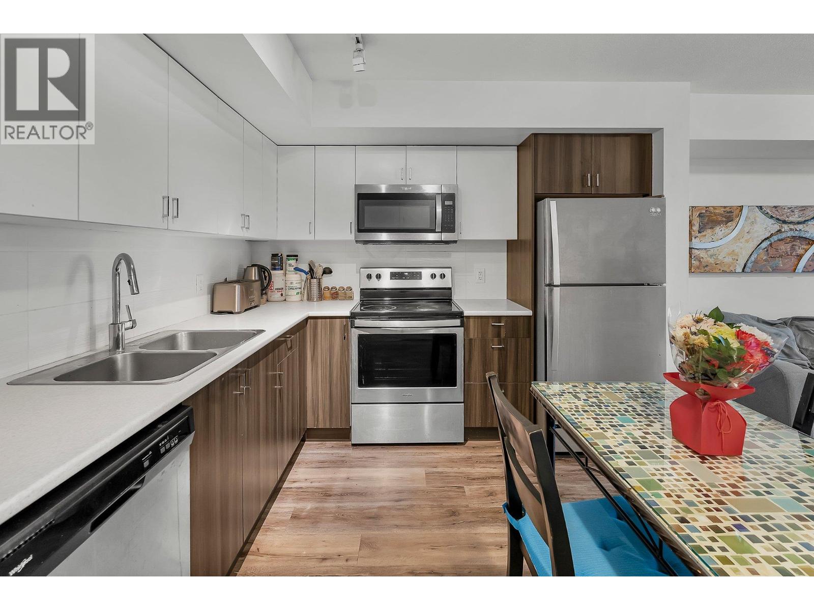 655 Academy Way Unit# 211, Kelowna, British Columbia  V1V 0A2 - Photo 8 - 10371228