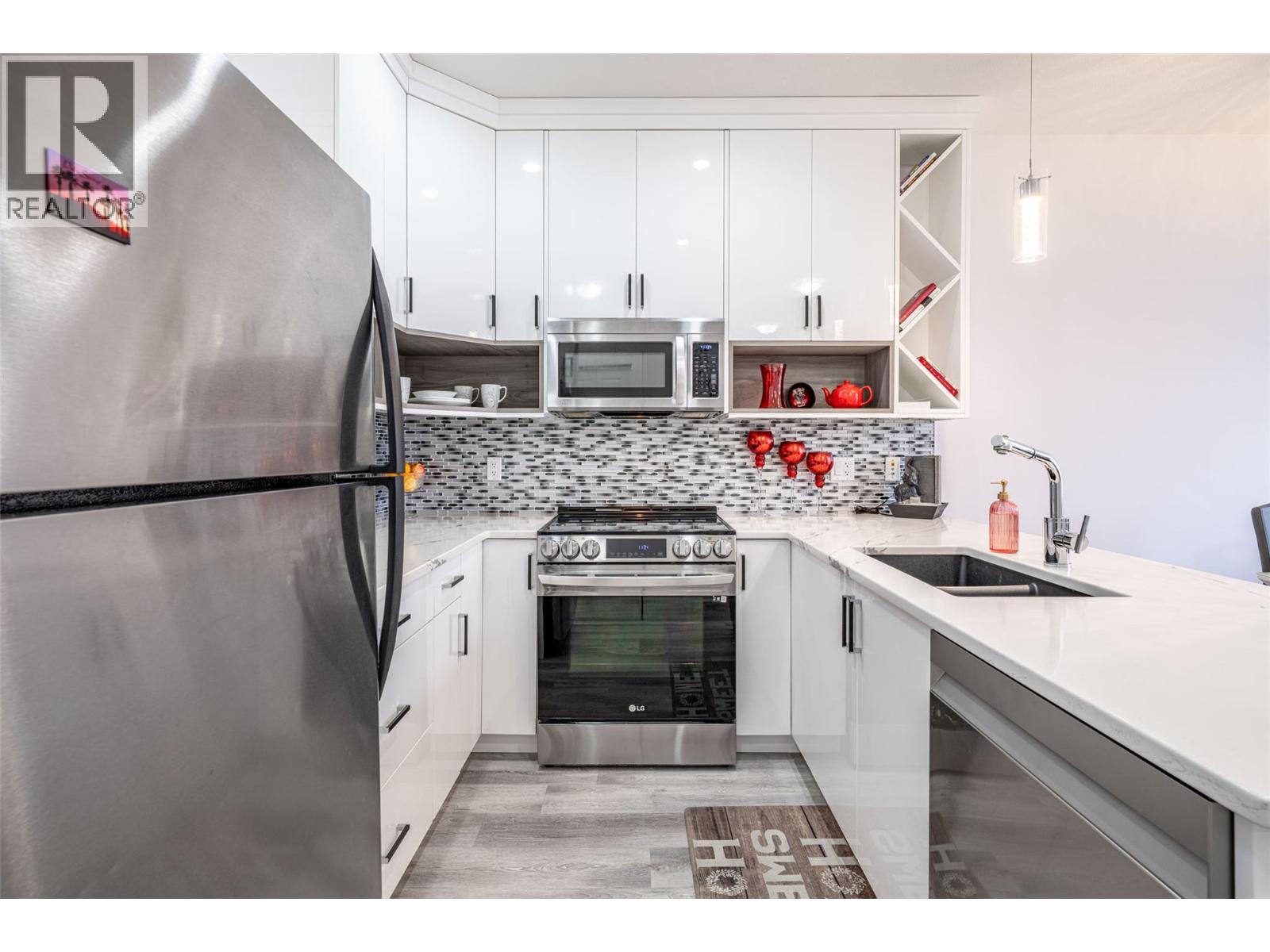 3205 Skyview Lane Unit# 405, West Kelowna, British Columbia  V4T 1S4 - Photo 6 - 10371194