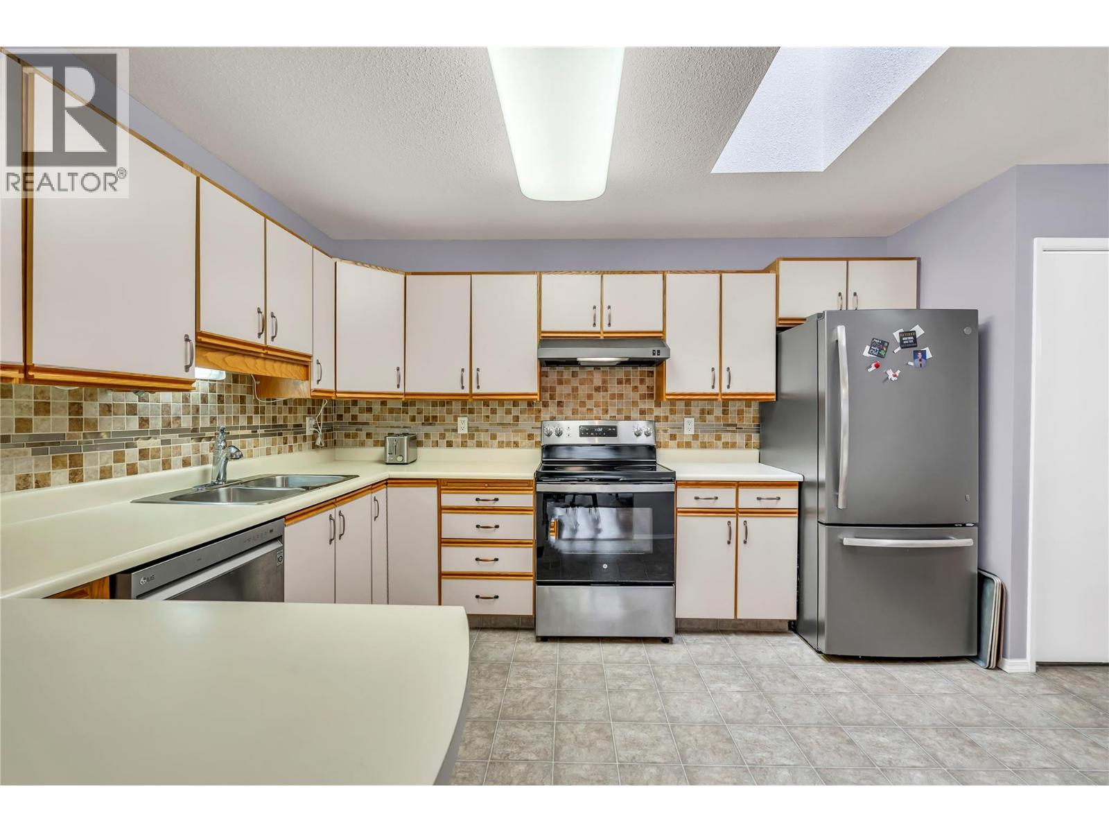 272 Green Avenue Unit# 402, Penticton, British Columbia  V2A 3T2 - Photo 5 - 10371244