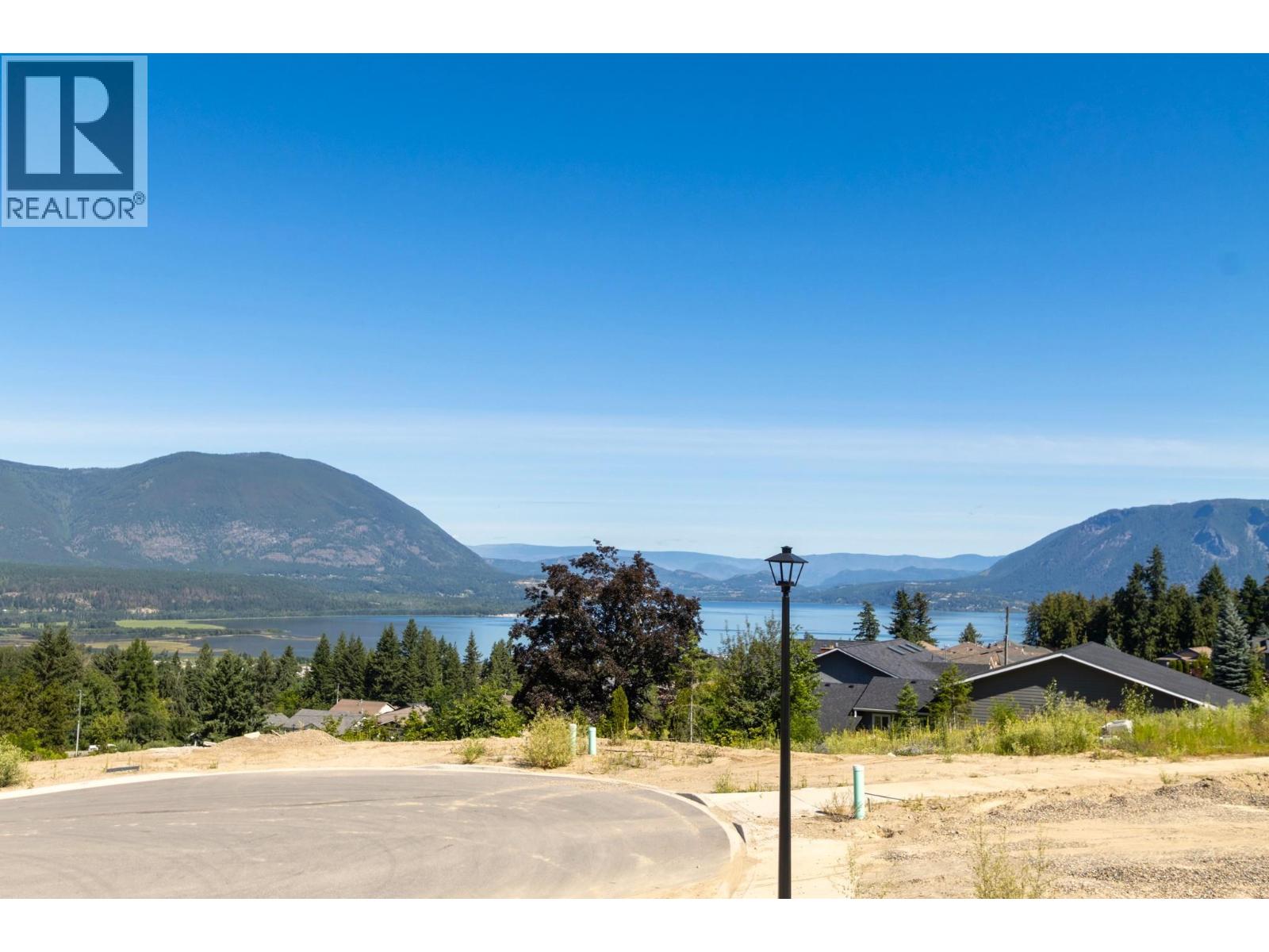 1220 16 Avenue Se, Salmon Arm, British Columbia  V1E 2R5 - Photo 5 - 10370258