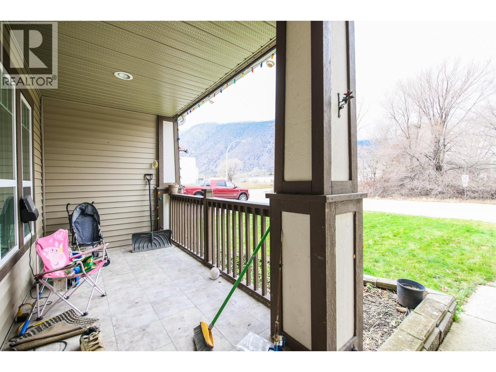 703 9th Avenue, Keremeos, British Columbia  V0X 1N3 - Photo 9 - 10371149