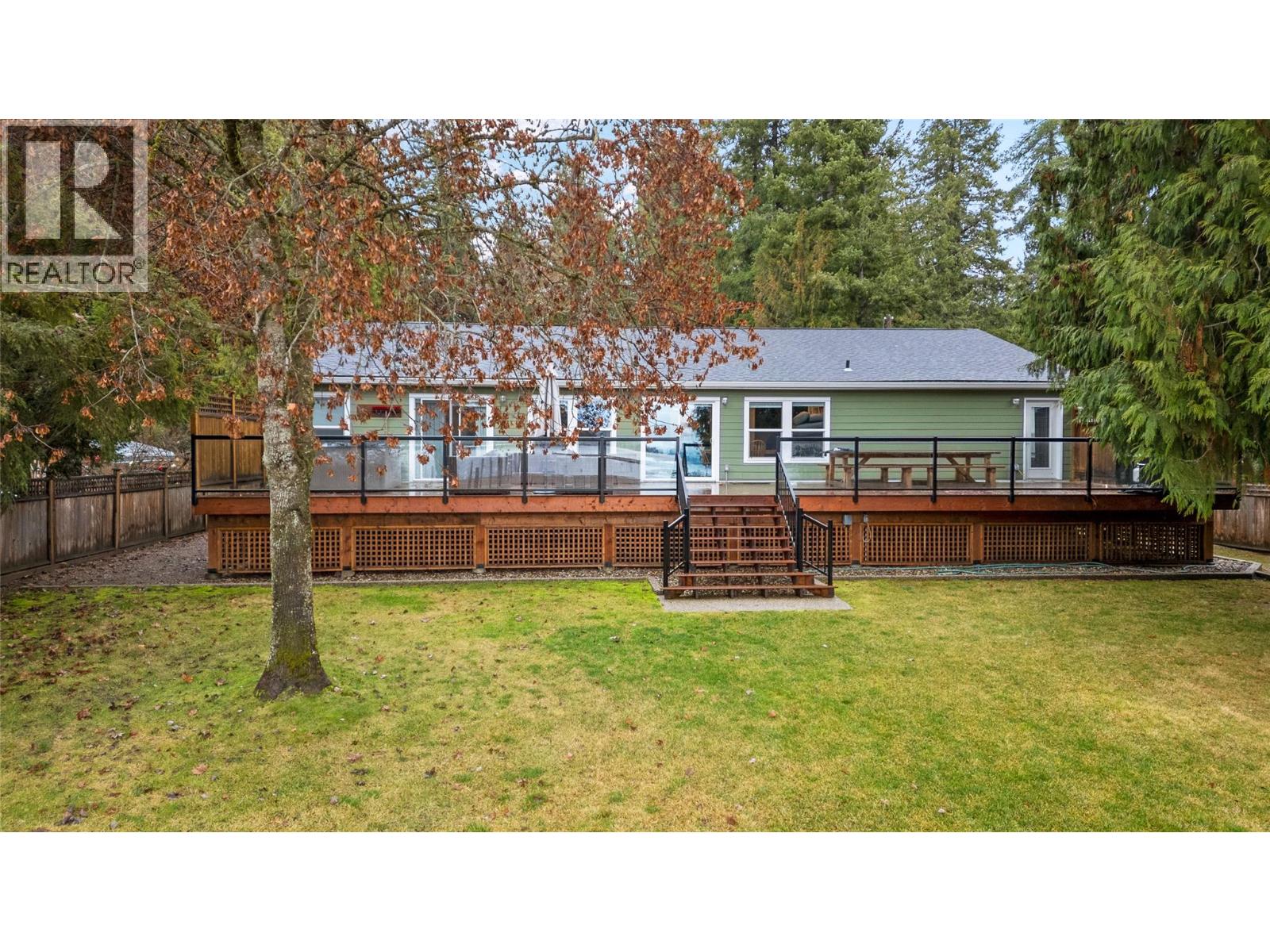 405 97a Highway, Sicamous, British Columbia  V0E 2V1 - Photo 2 - 10371068