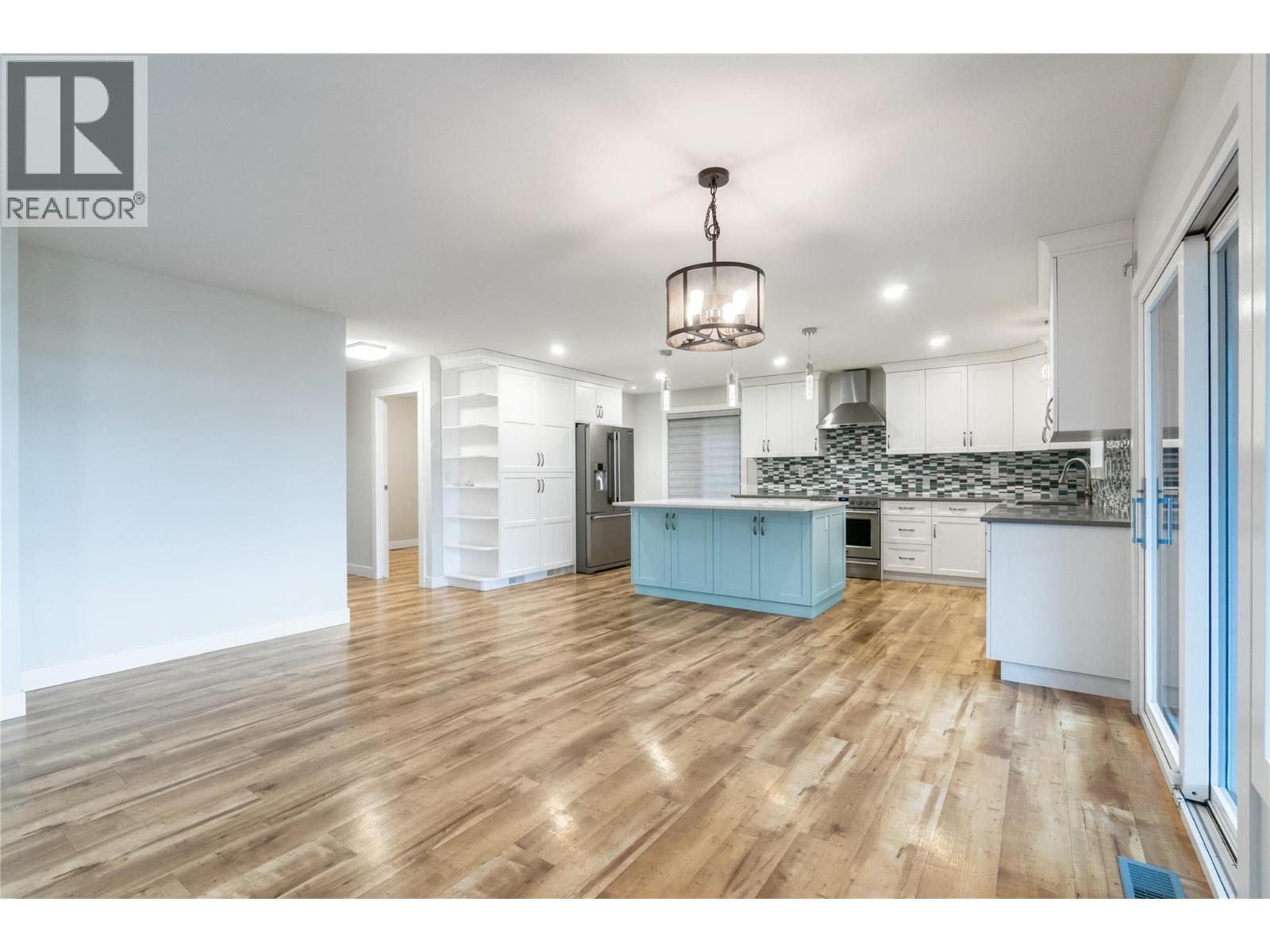 401 97a Highway, Sicamous, British Columbia  V0E 2V1 - Photo 16 - 10371067