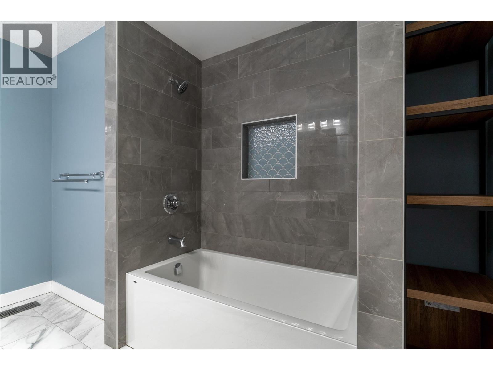 401 97a Highway, Sicamous, British Columbia  V0E 2V1 - Photo 23 - 10371067