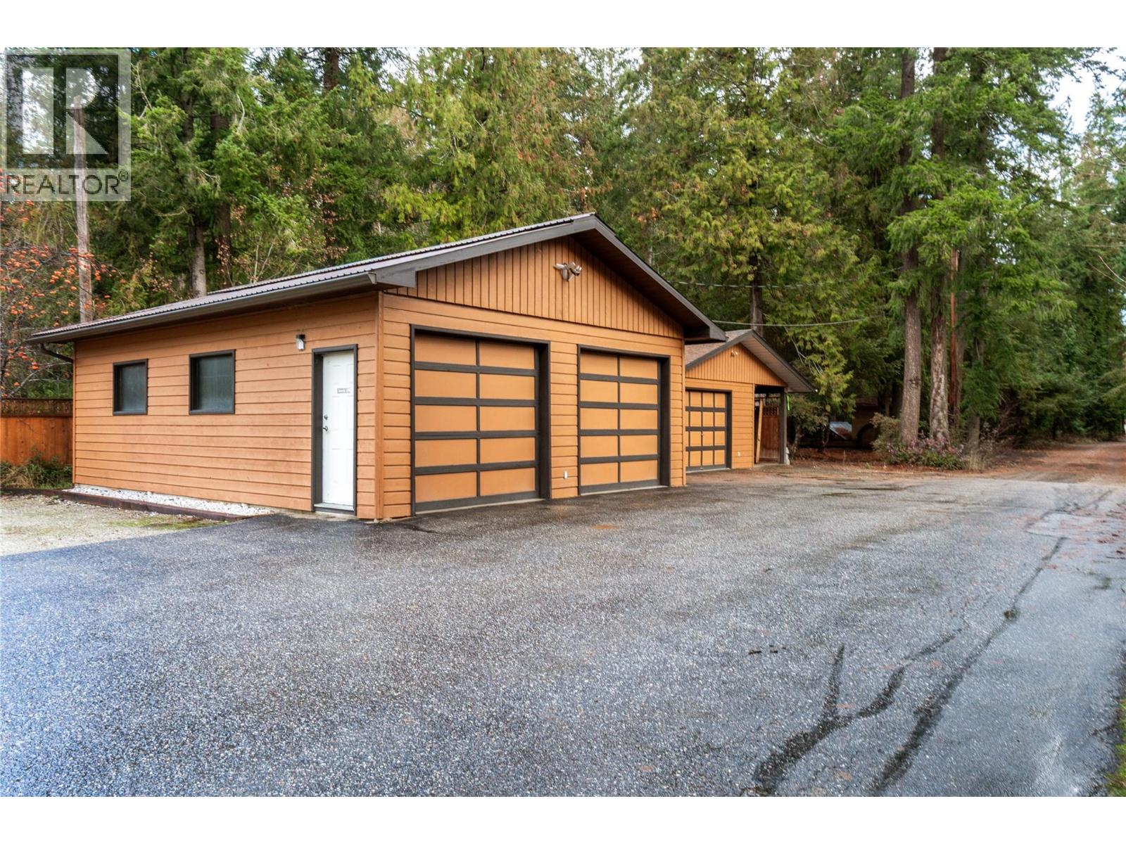 401 97a Highway, Sicamous, British Columbia  V0E 2V1 - Photo 8 - 10371067