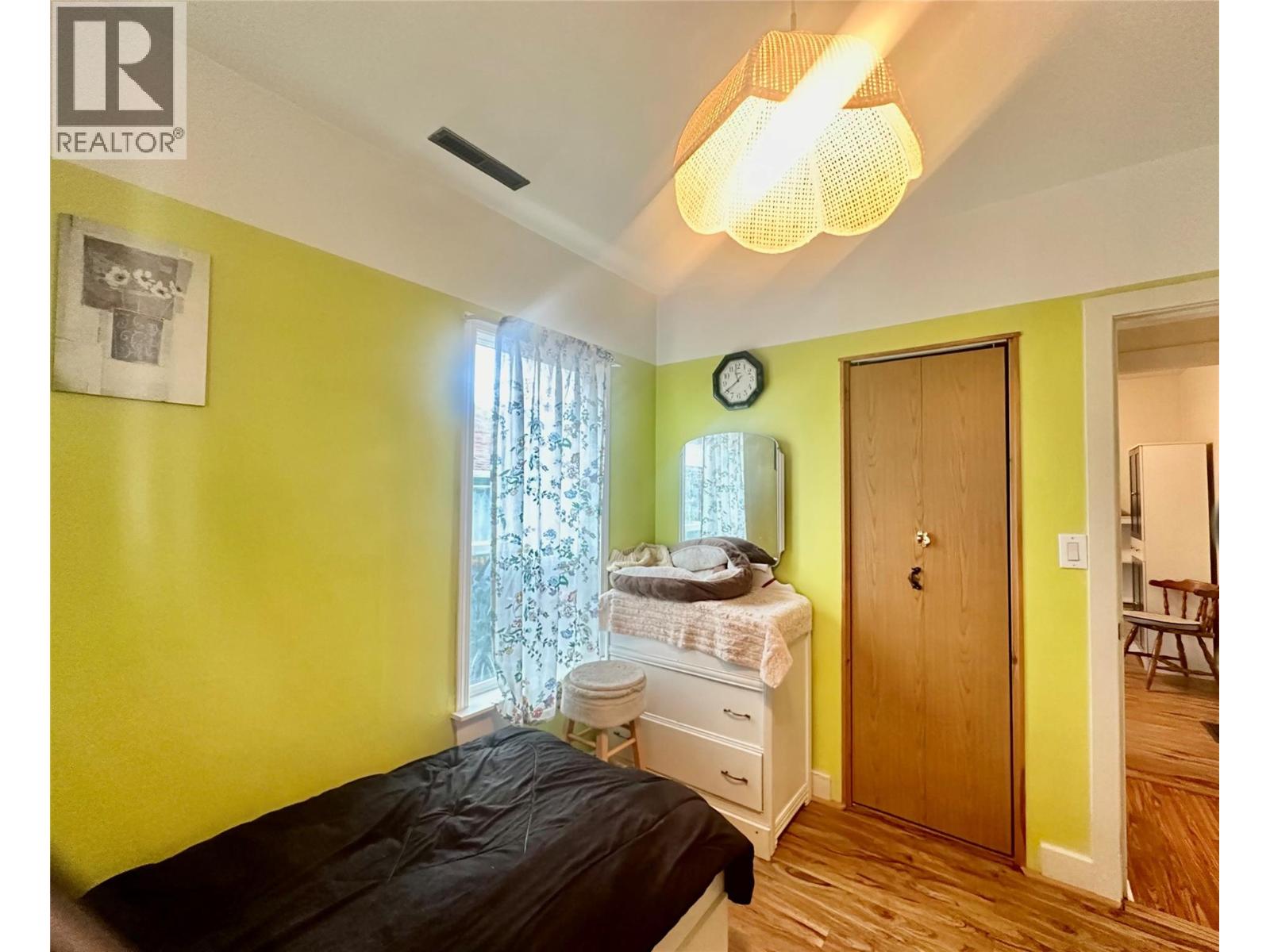 5826 Main Street, Oliver, British Columbia  V0H 1T9 - Photo 14 - 10371230