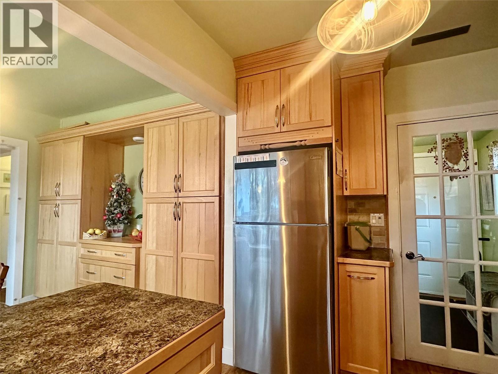 5826 Main Street, Oliver, British Columbia  V0H 1T9 - Photo 4 - 10371230