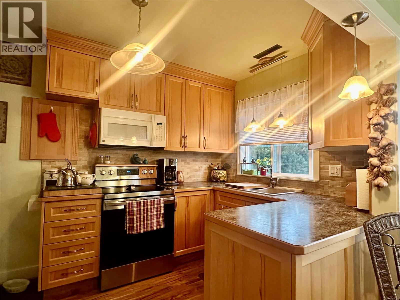 5826 Main Street, Oliver, British Columbia  V0H 1T9 - Photo 5 - 10371230