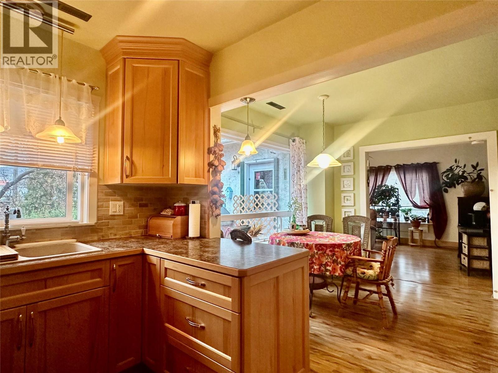 5826 Main Street, Oliver, British Columbia  V0H 1T9 - Photo 6 - 10371230