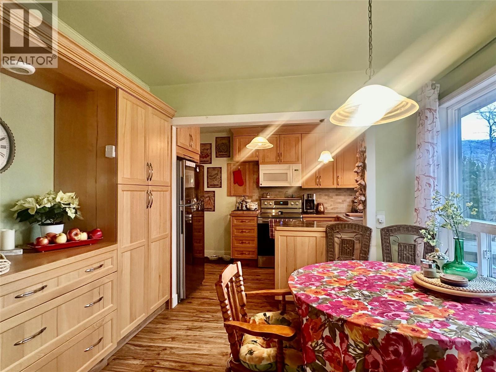 5826 Main Street, Oliver, British Columbia  V0H 1T9 - Photo 8 - 10371230