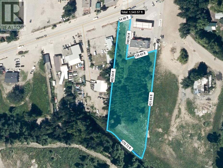 1800 Vernon Street, lumby, British Columbia