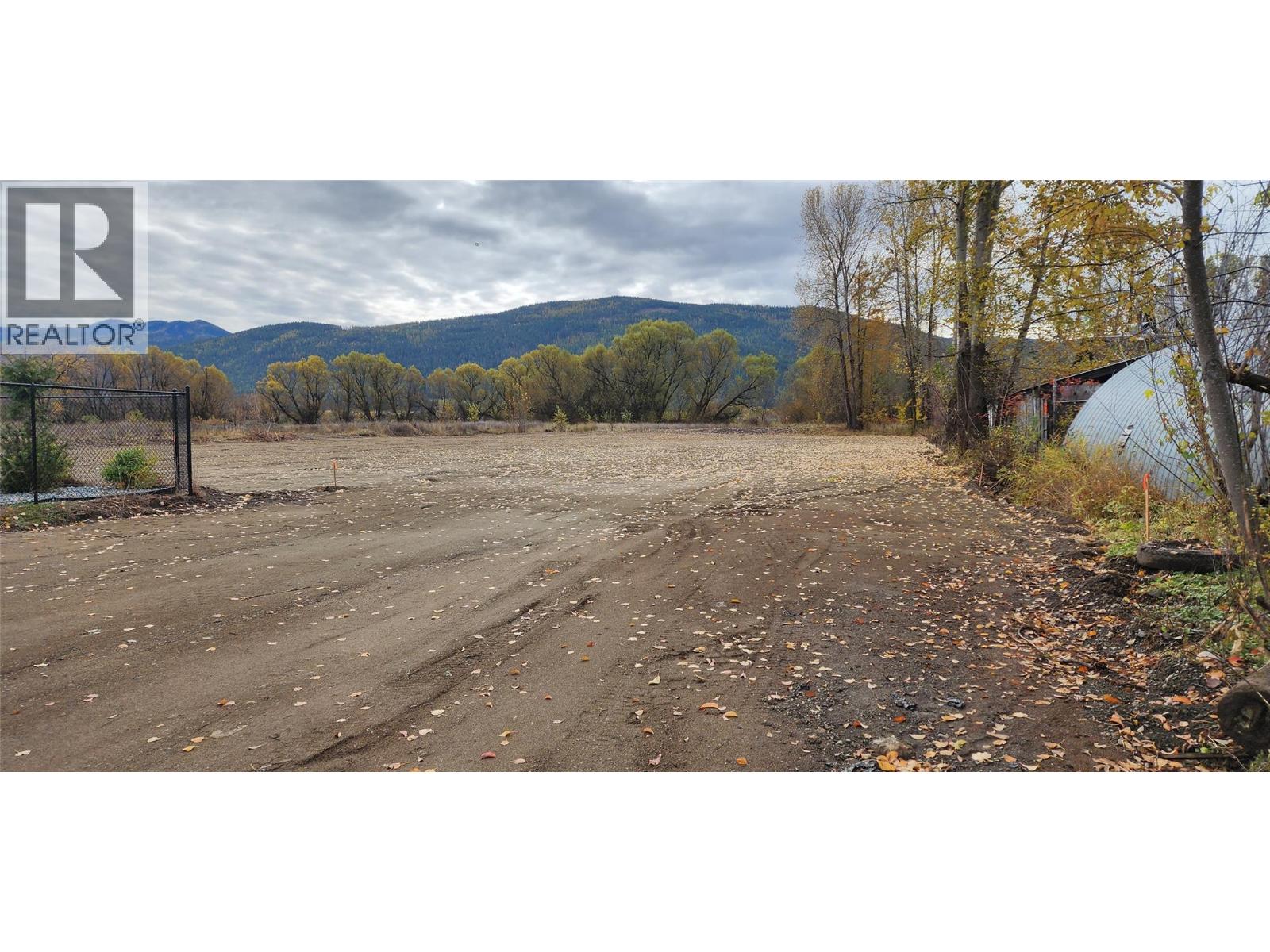 1800 Vernon Street, Lumby, British Columbia  V0E 2G0 - Photo 3 - 10370462
