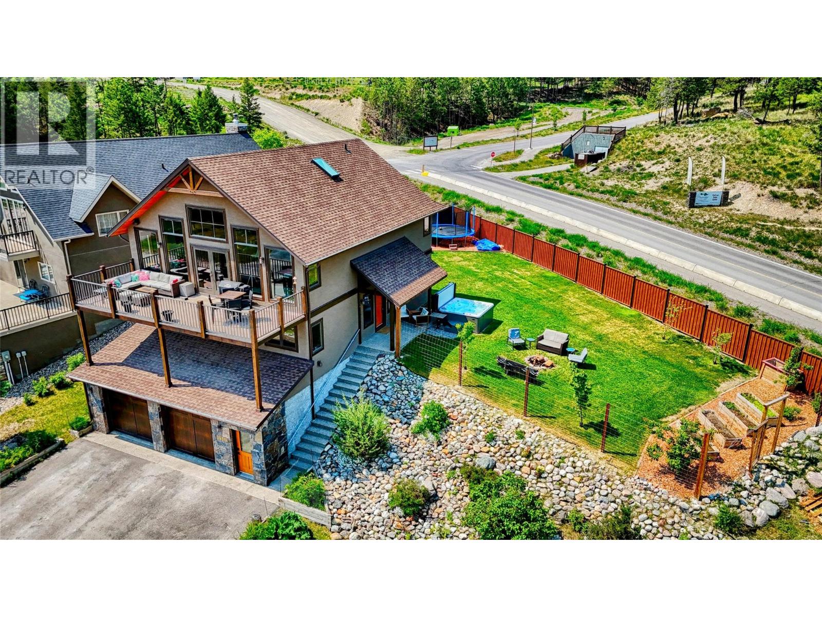 1910 Pineridge Drive, Invermere, British Columbia  V0A 1K4 - Photo 2 - 10371334