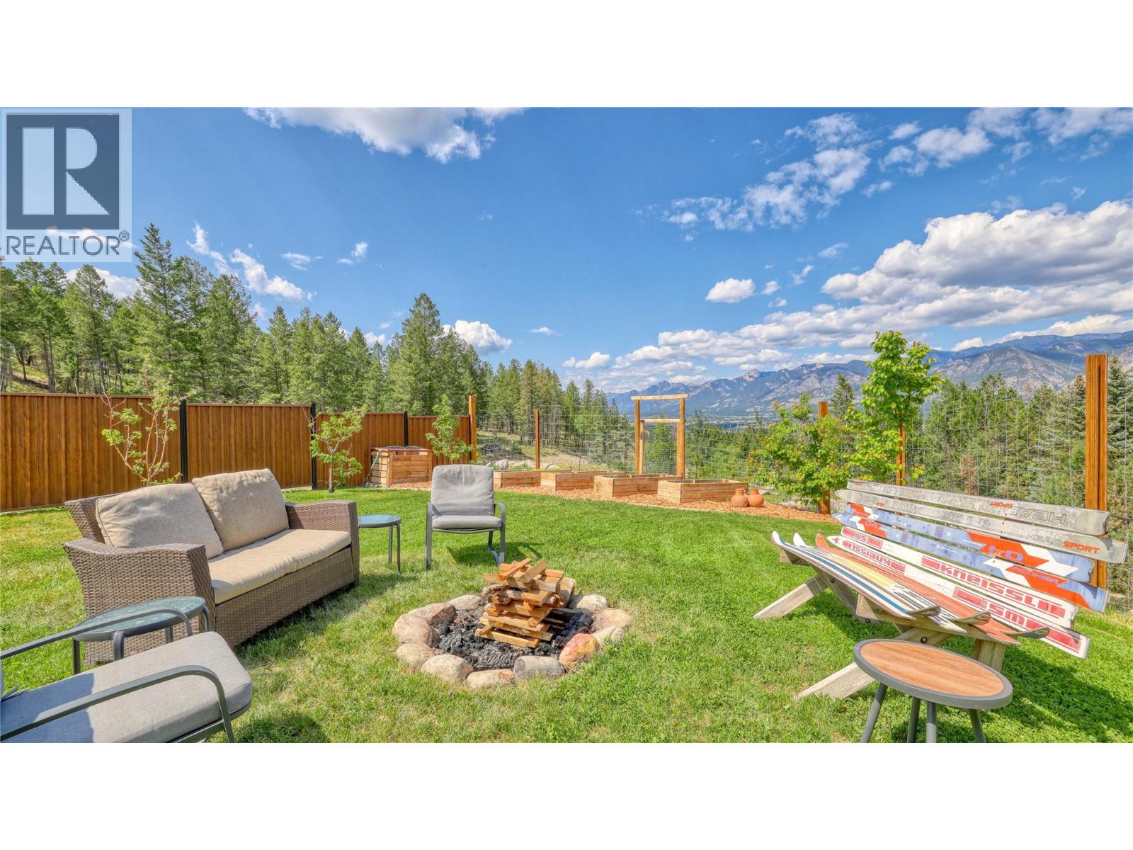 1910 Pineridge Drive, Invermere, British Columbia  V0A 1K4 - Photo 4 - 10371334