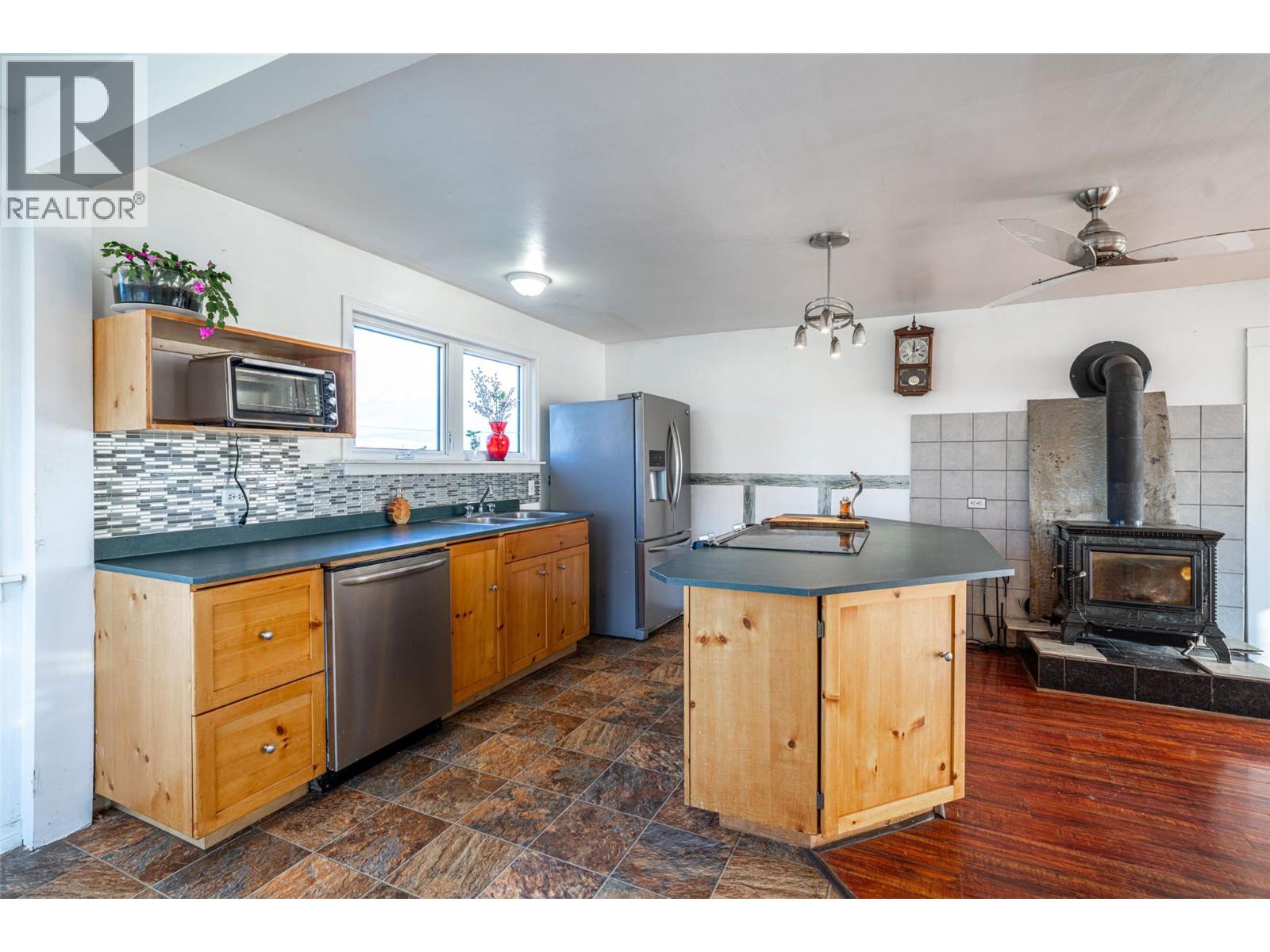 4435 Hallam Road, Armstrong, British Columbia  V0E 1B0 - Photo 16 - 10371253