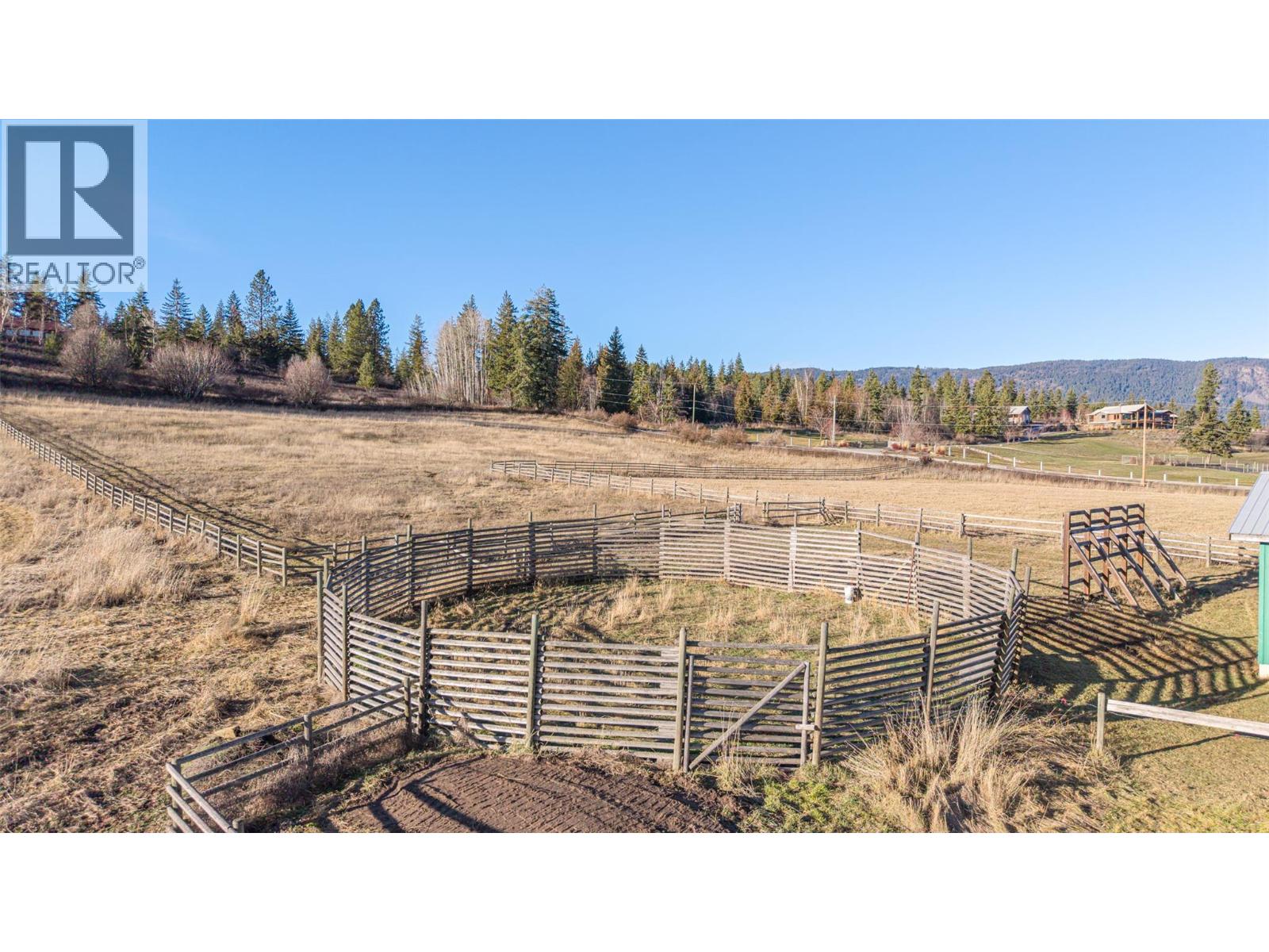 4435 Hallam Road, Armstrong, British Columbia  V0E 1B0 - Photo 5 - 10371253