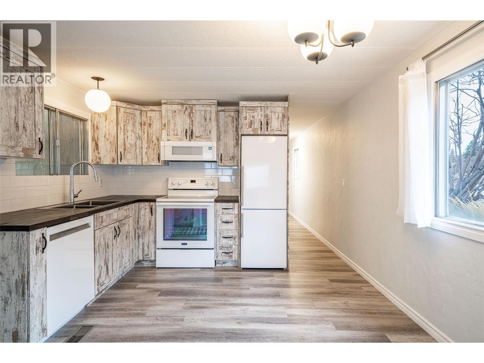 4505 Mclean Creek Road Unit# E14, Okanagan Falls, British Columbia  V0H 1R1 - Photo 4 - 10371314