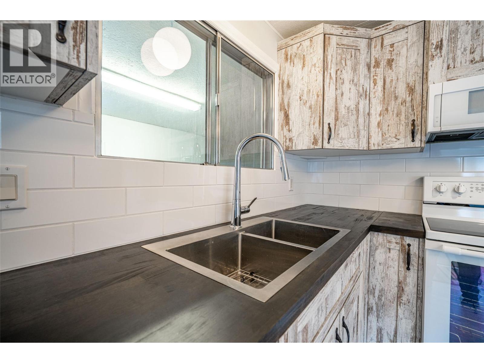 4505 Mclean Creek Road Unit# E14, Okanagan Falls, British Columbia  V0H 1R1 - Photo 6 - 10371314