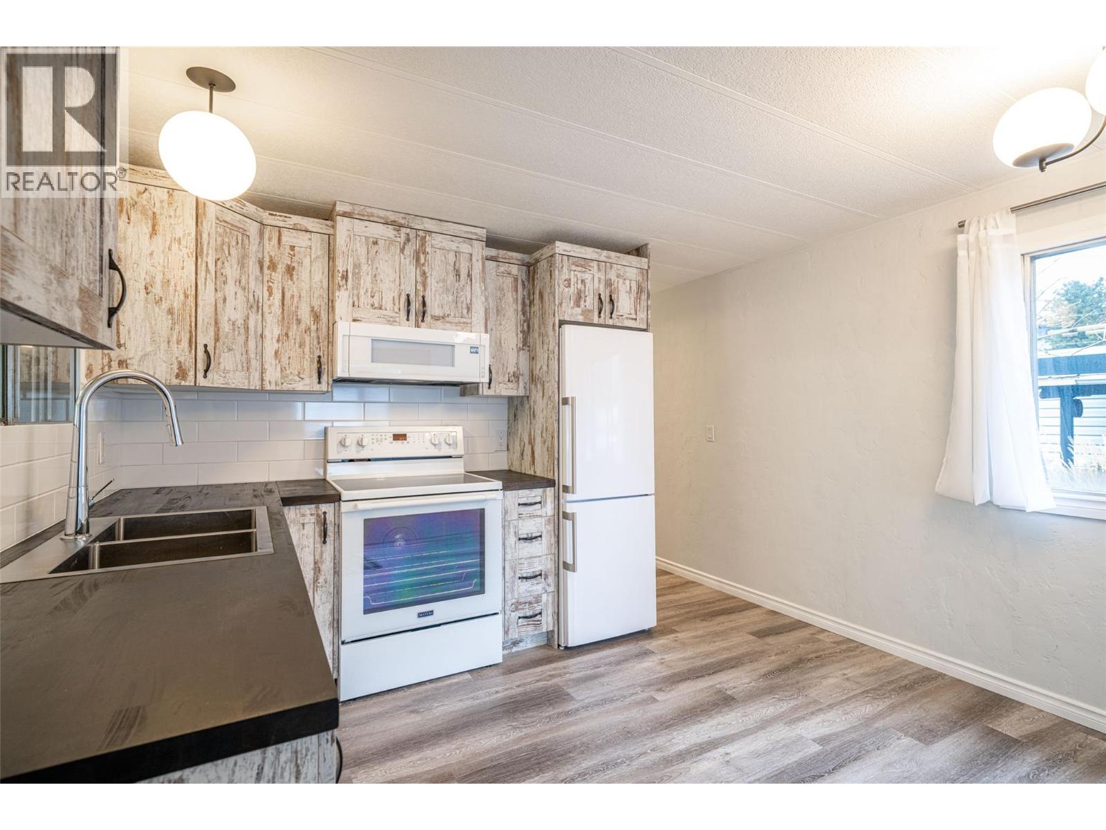 4505 Mclean Creek Road Unit# E14, Okanagan Falls, British Columbia  V0H 1R1 - Photo 7 - 10371314