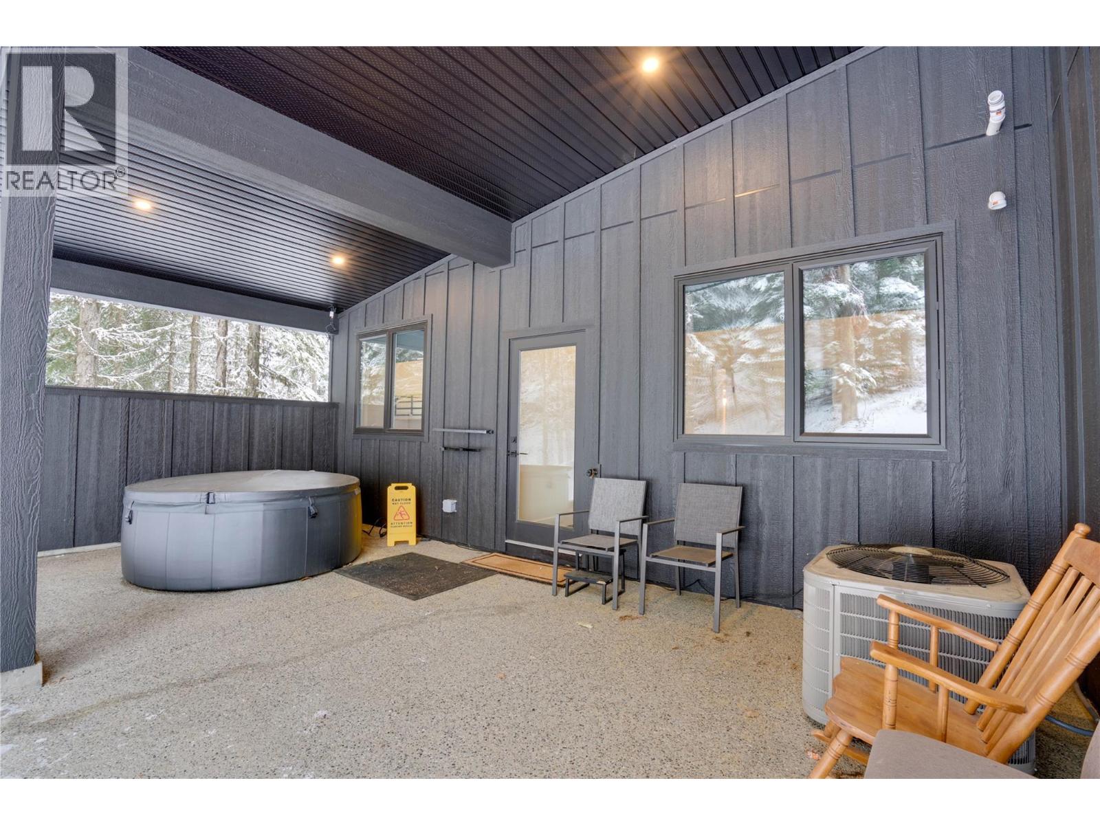 9973 Purcell Drive, Vernon, British Columbia  V1B 3Y9 - Photo 6 - 10369878