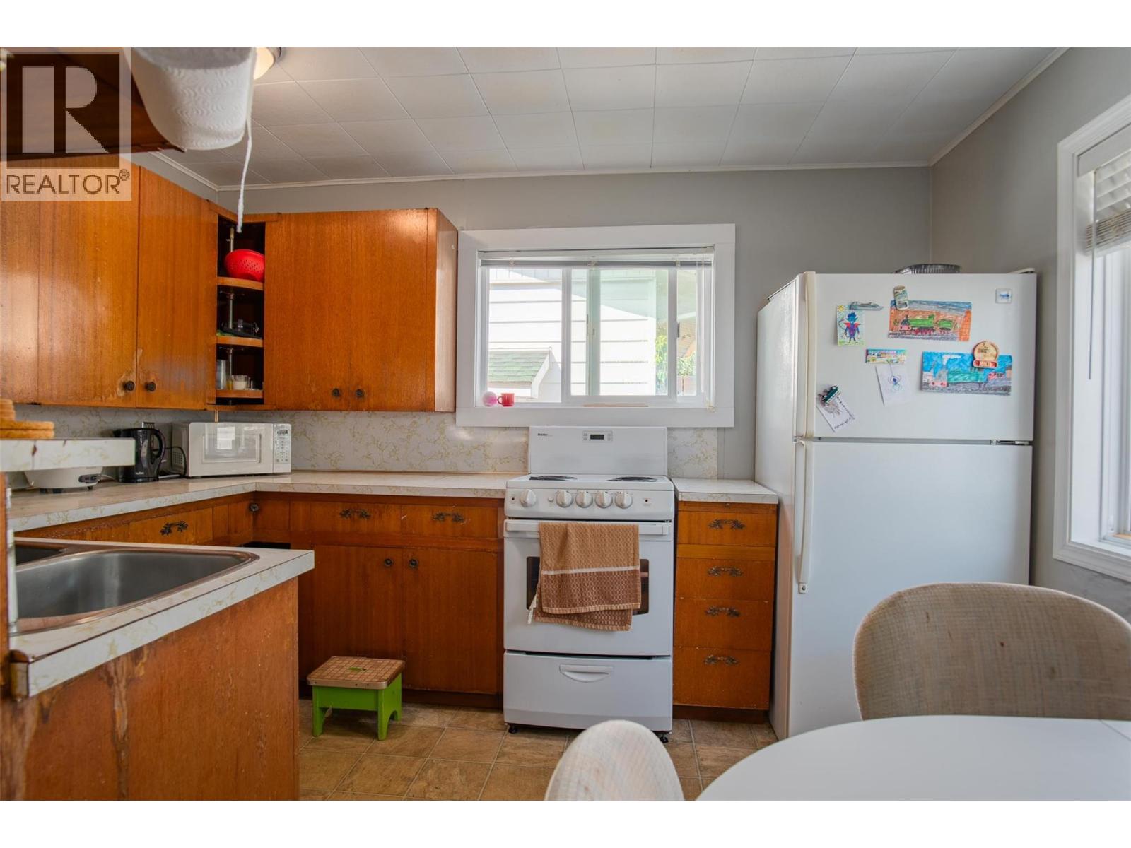 1338 Third Avenue, Trail, British Columbia  V1R 1P4 - Photo 27 - 10371338