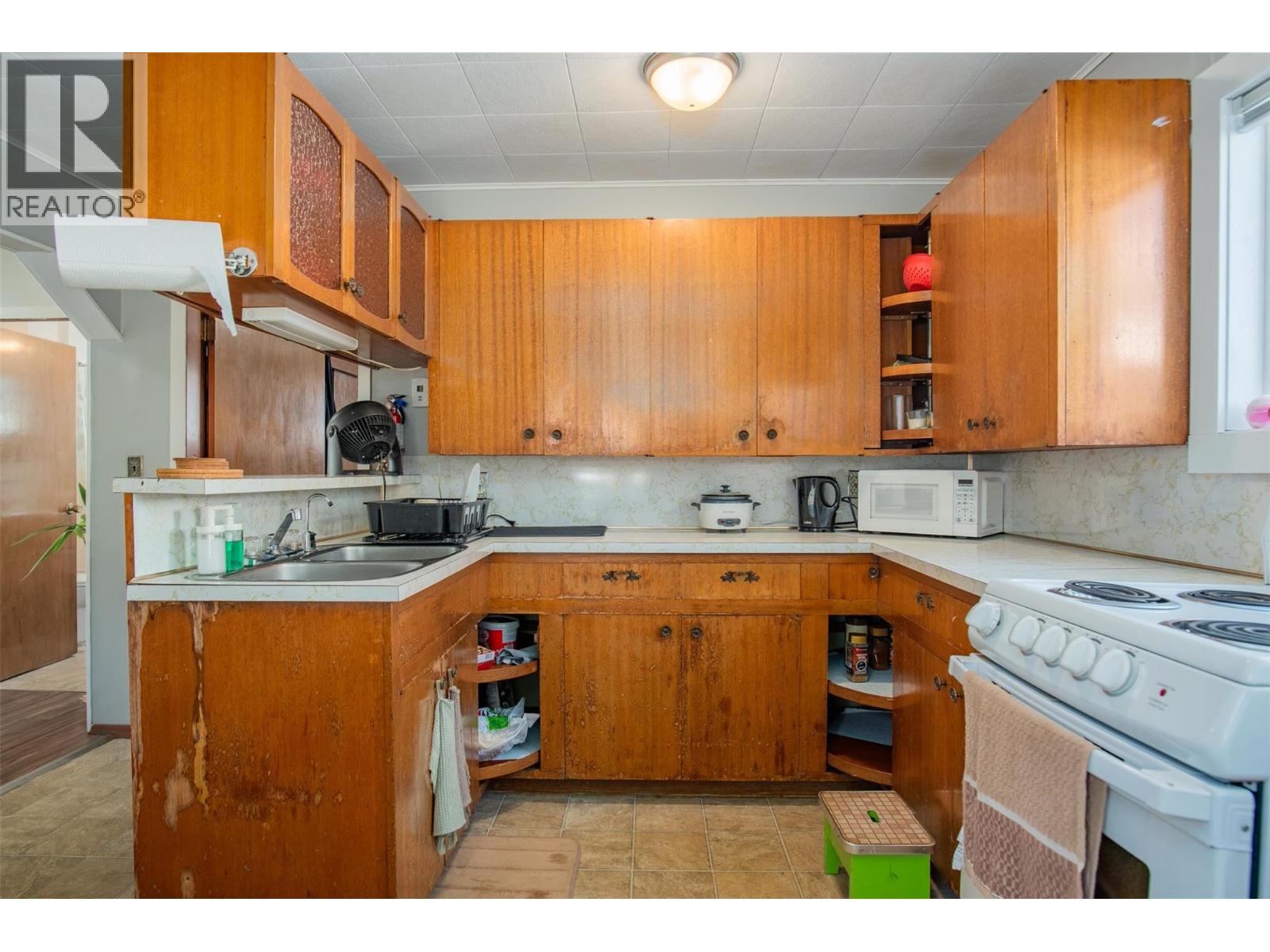1338 Third Avenue, Trail, British Columbia  V1R 1P4 - Photo 30 - 10371338