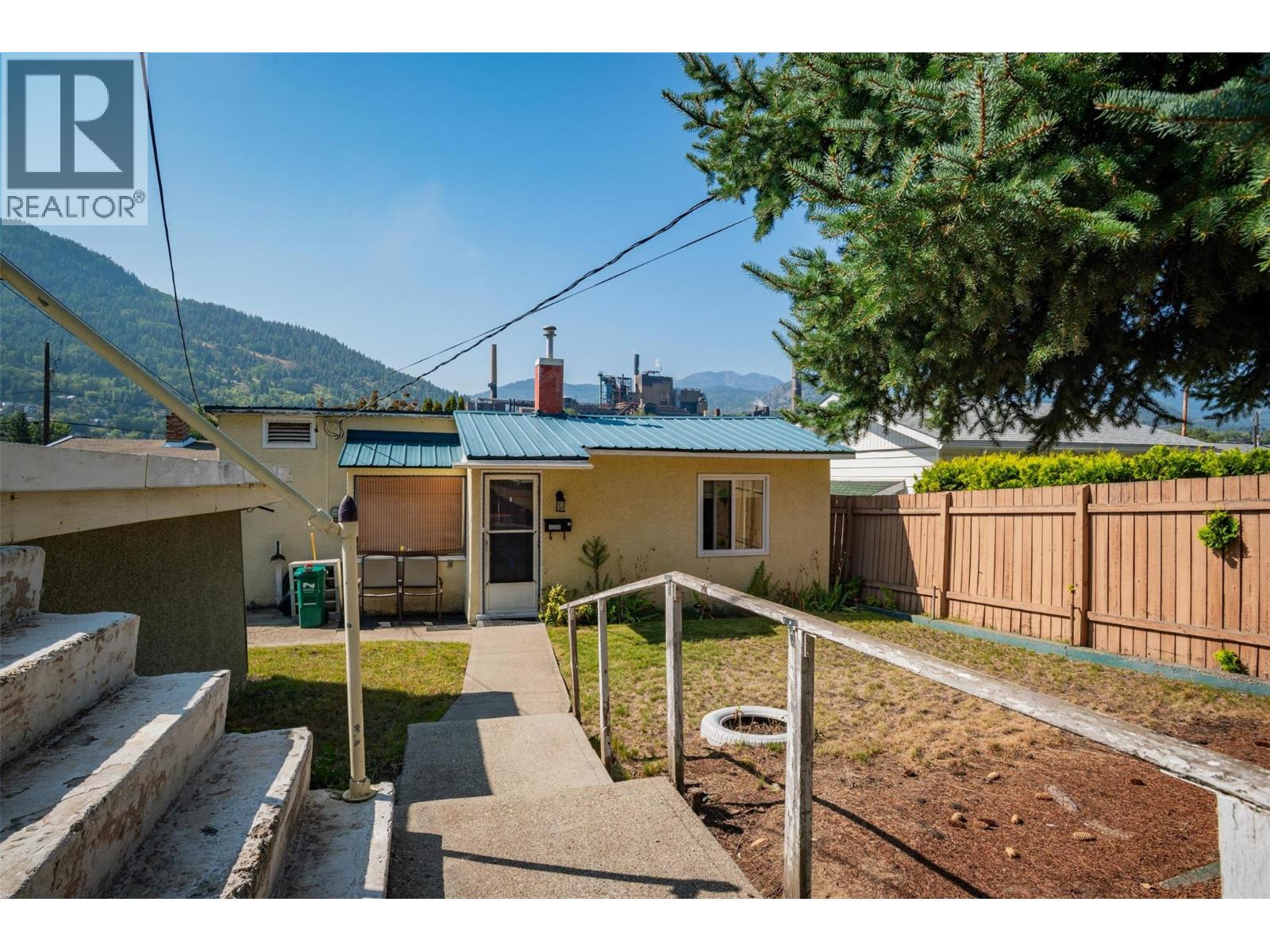 1338 Third Avenue, Trail, British Columbia  V1R 1P4 - Photo 47 - 10371338